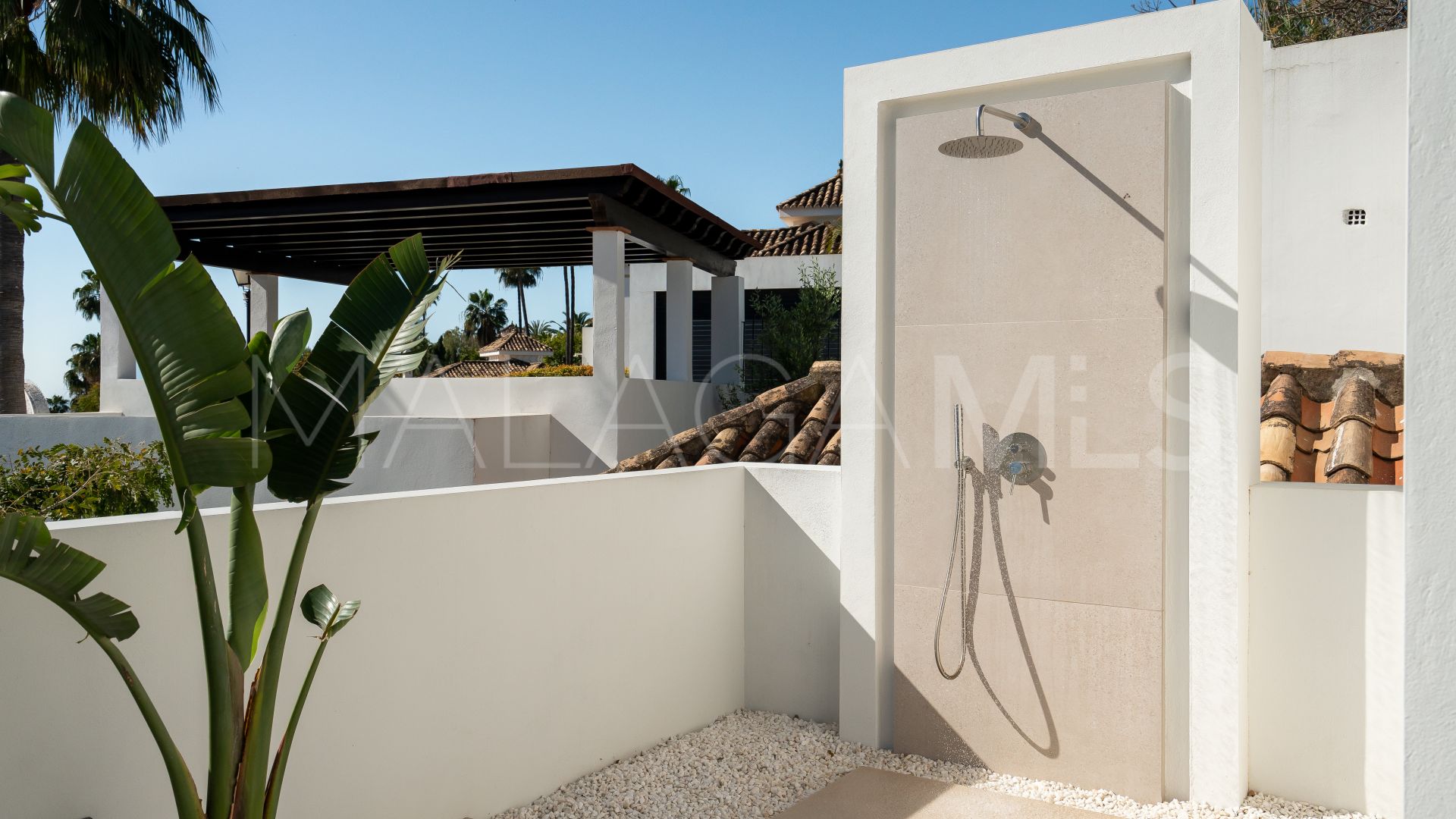 Se vende villa in Los Naranjos Hill Club de 5 bedrooms