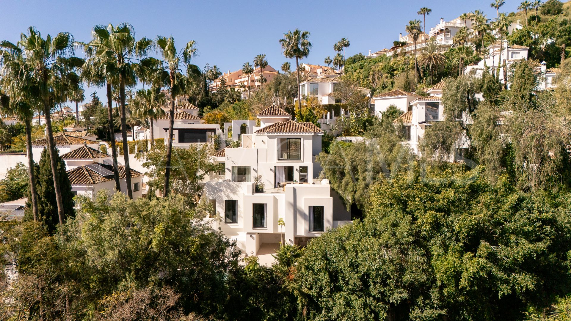 Se vende villa in Los Naranjos Hill Club de 5 bedrooms