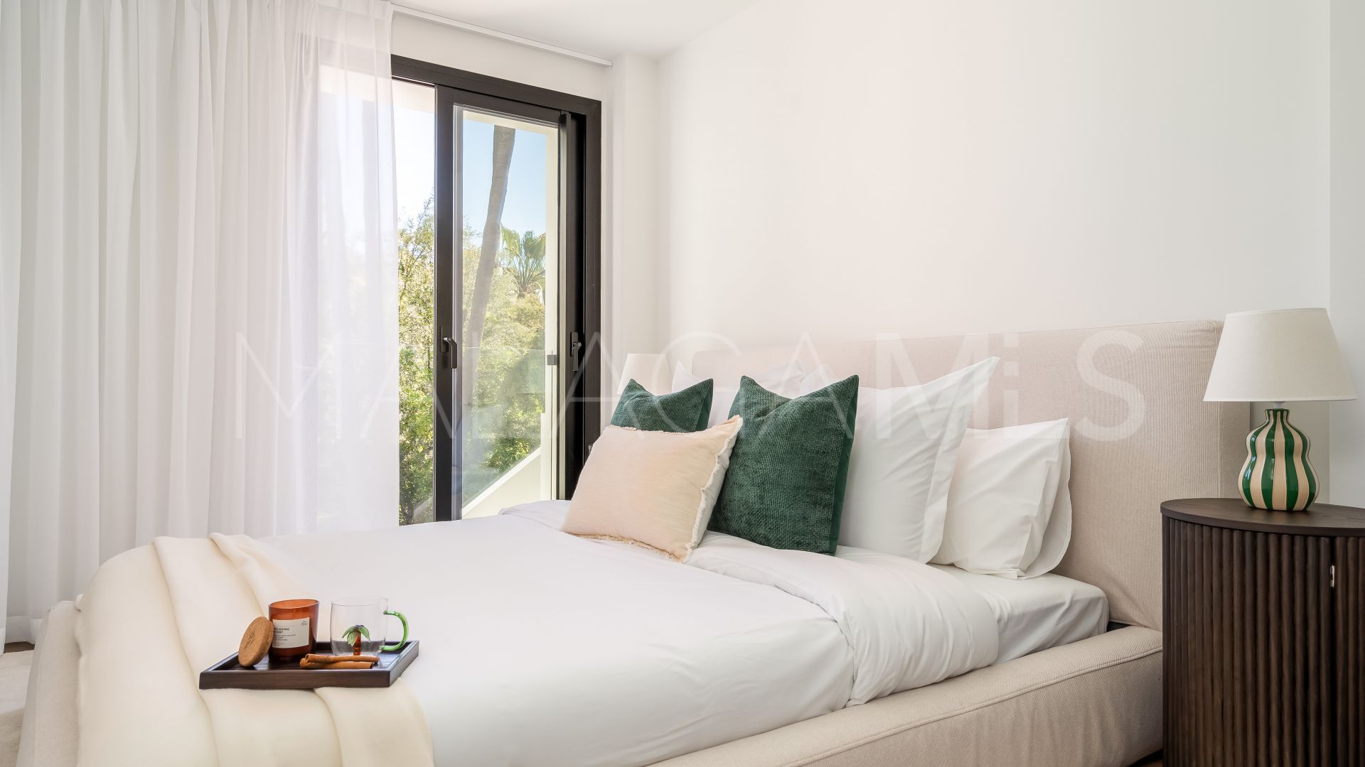 Se vende villa in Los Naranjos Hill Club de 5 bedrooms
