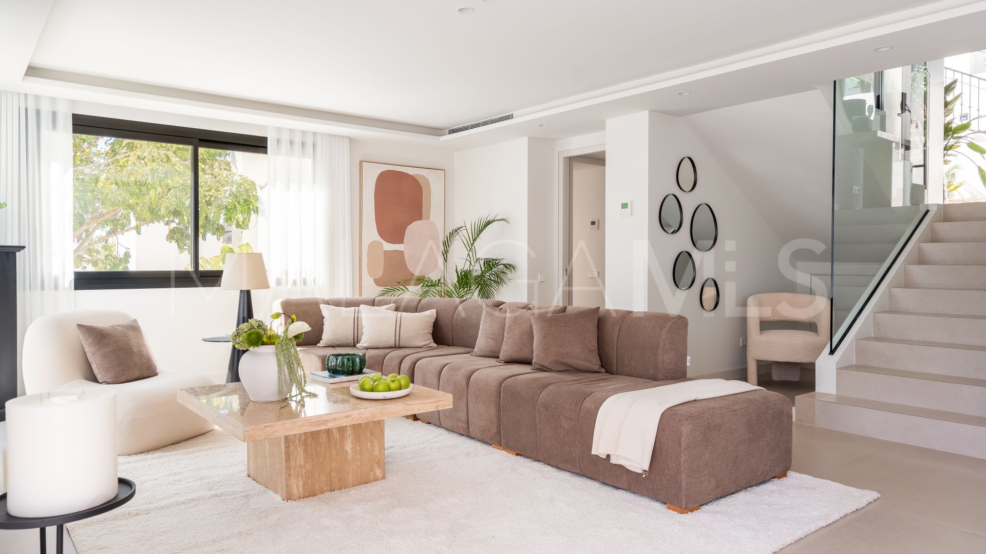 Se vende villa in Los Naranjos Hill Club de 5 bedrooms