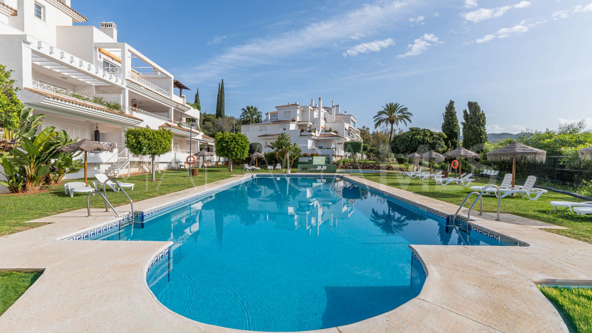 Se vende atico duplex in Las Lomas de Rio Real