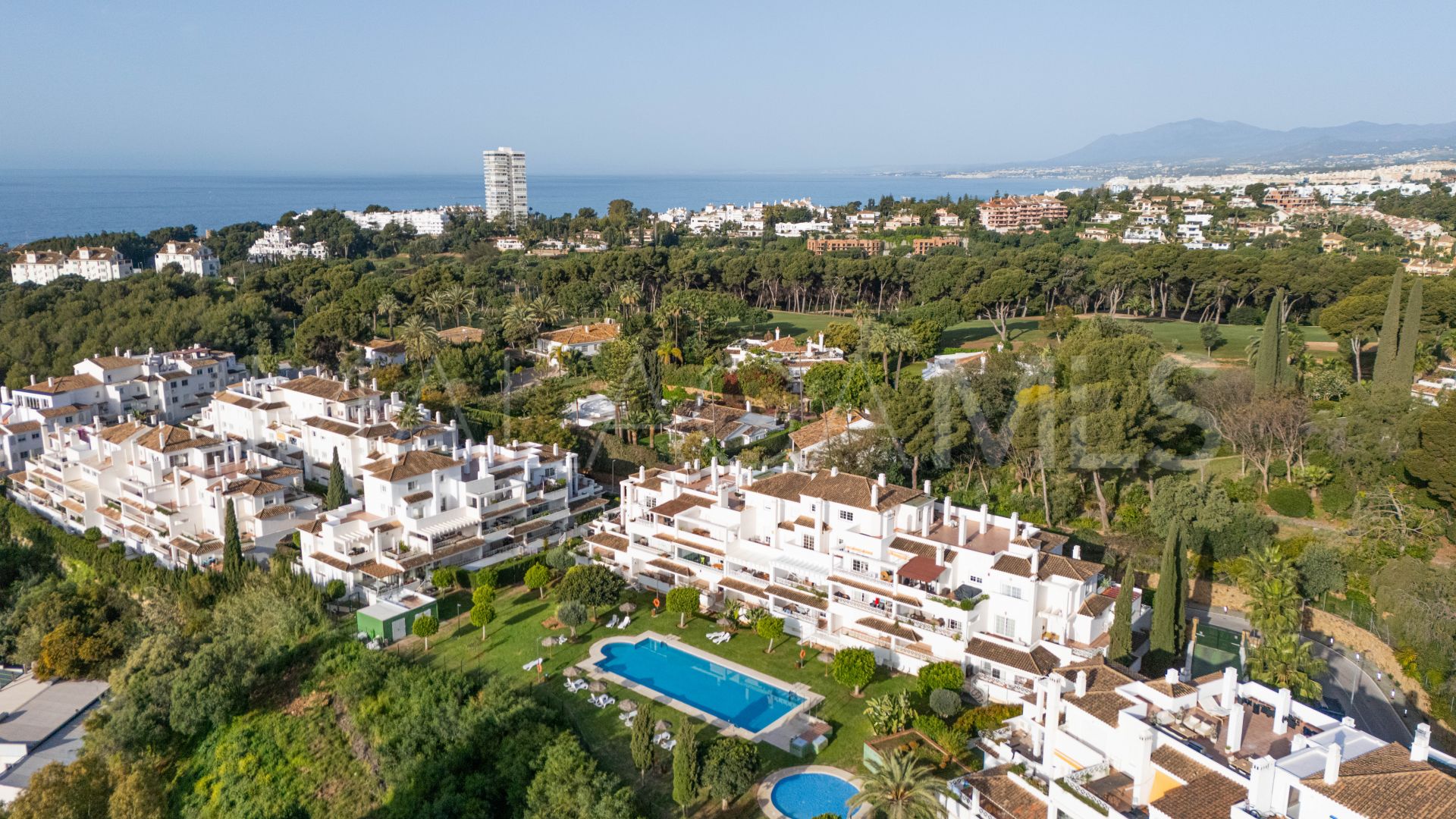 Se vende atico duplex in Las Lomas de Rio Real