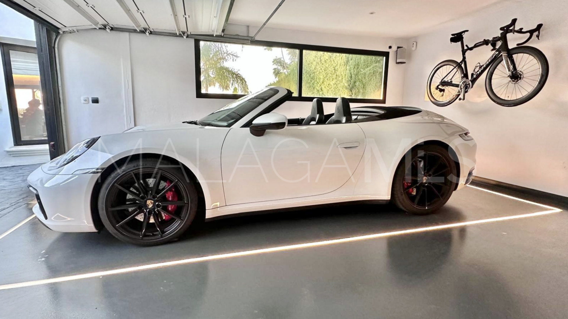 Buy 5 bedrooms villa in La Quinta