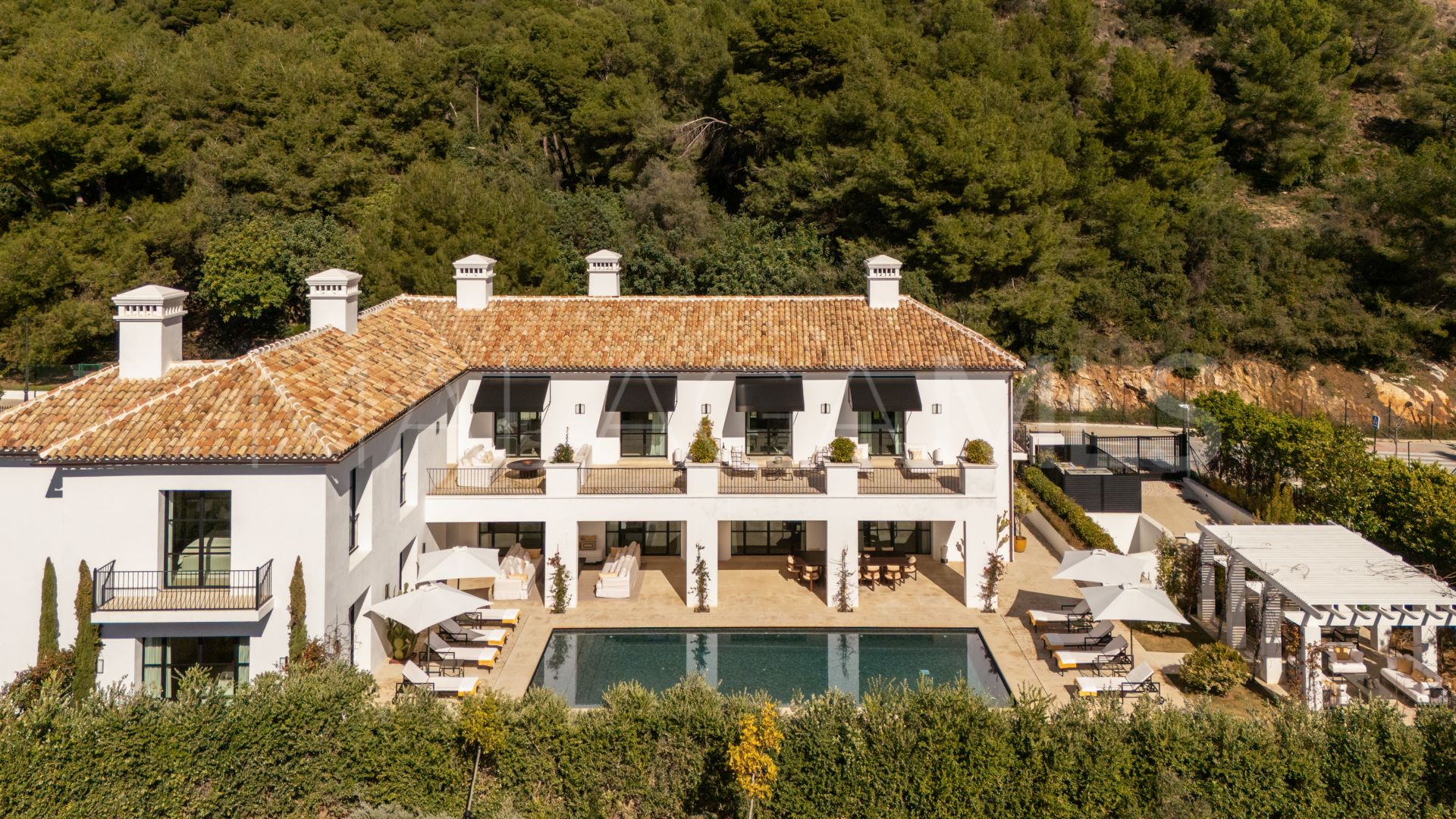 Villa for sale in Cascada de Camojan