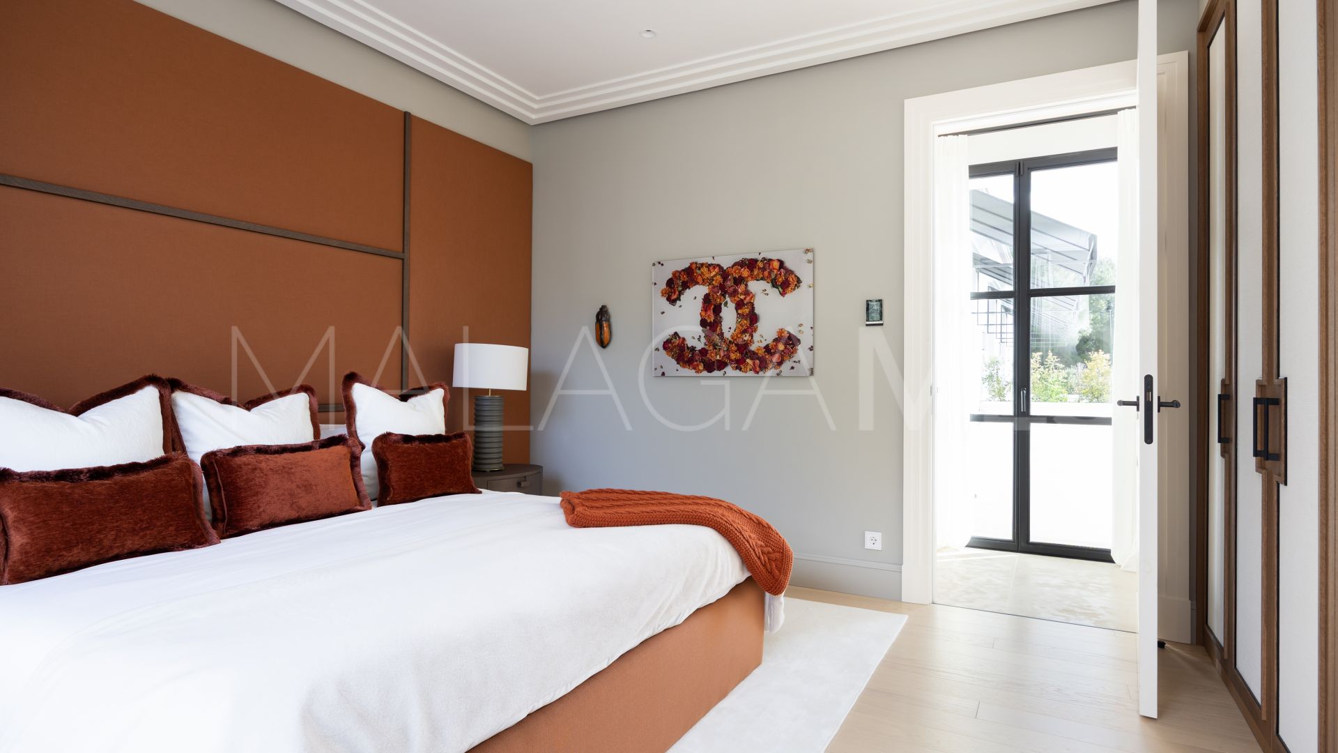 Villa for sale in Cascada de Camojan