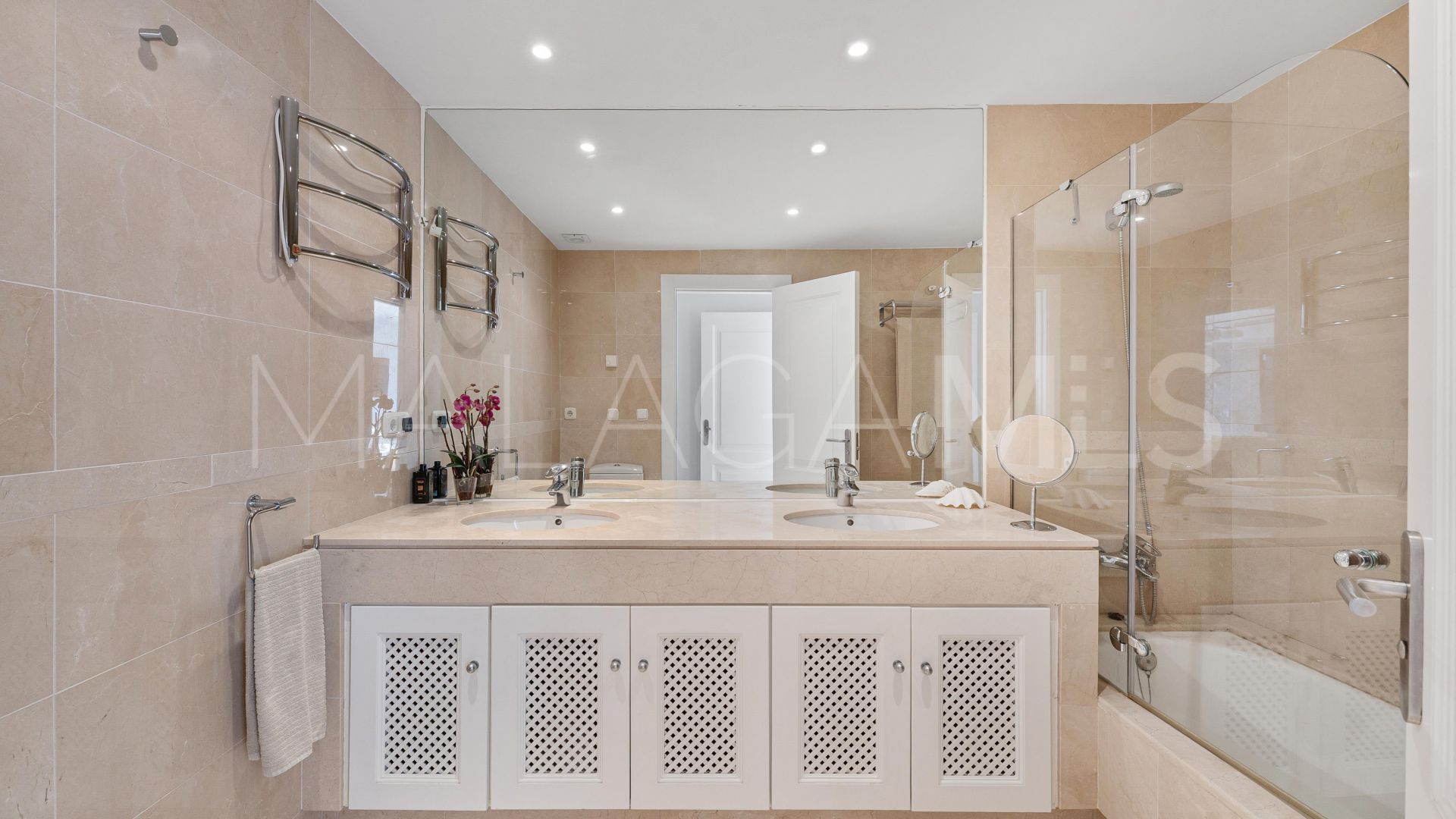 3 bedrooms duplex penthouse in Las Tortugas de Aloha for sale