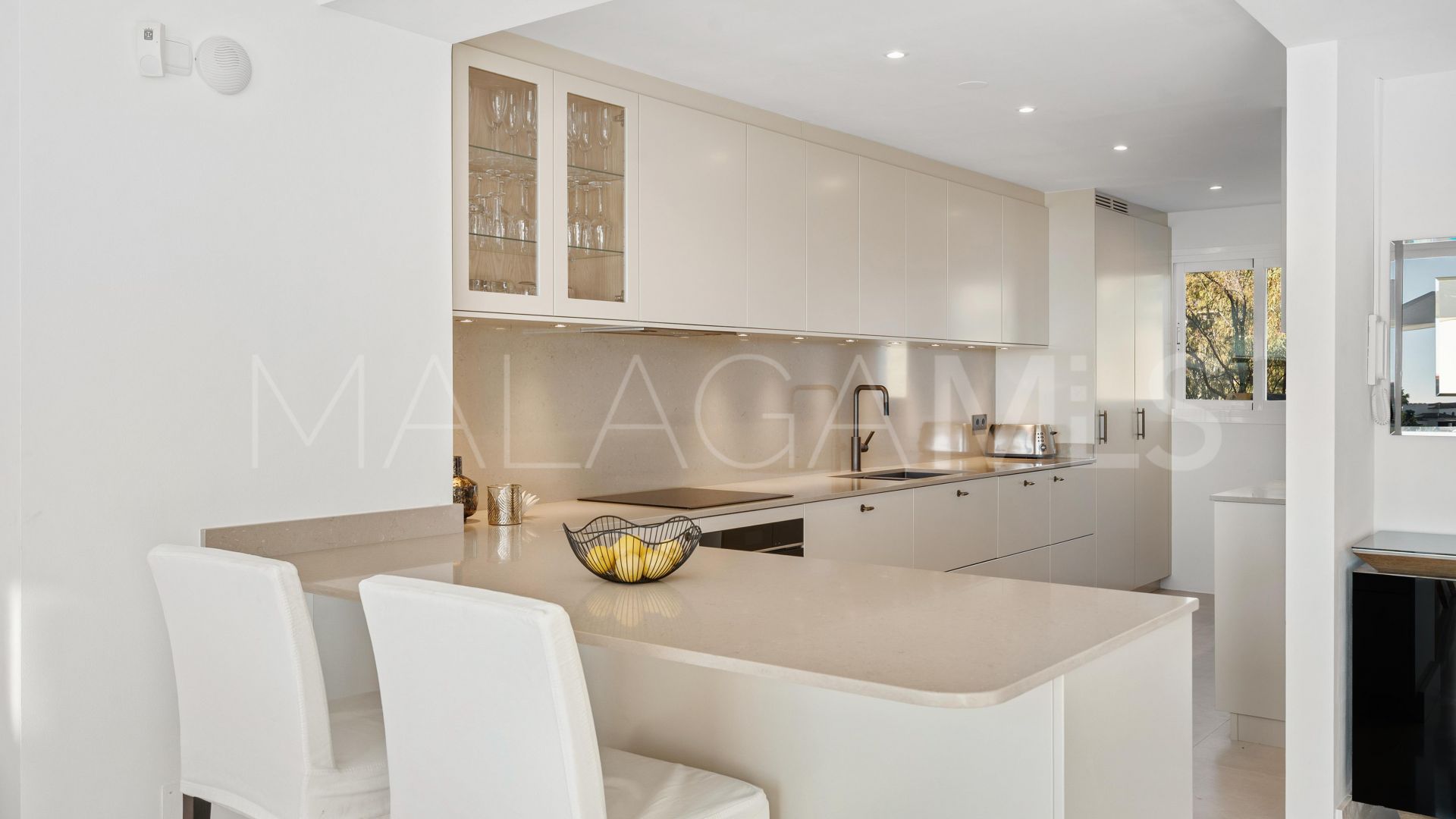 3 bedrooms duplex penthouse in Las Tortugas de Aloha for sale