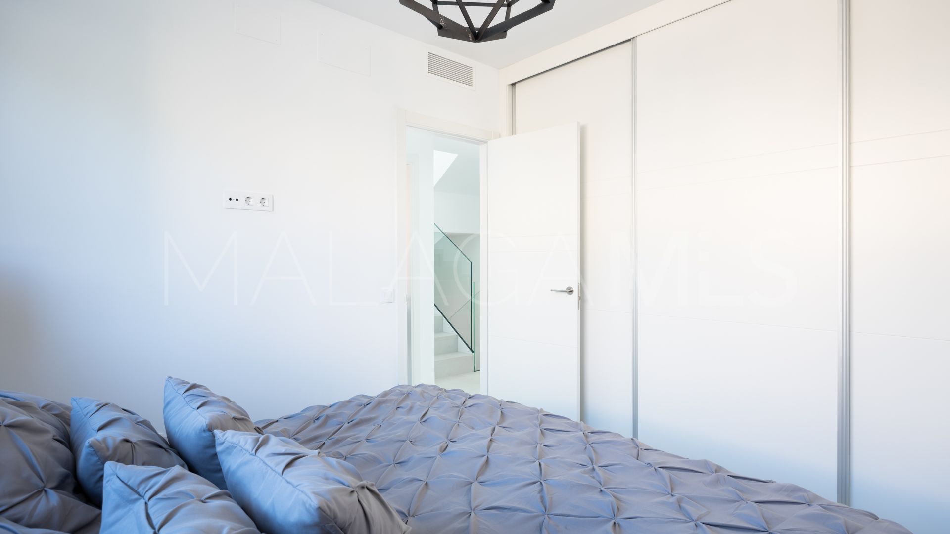 Maison de ville for sale in Estepona