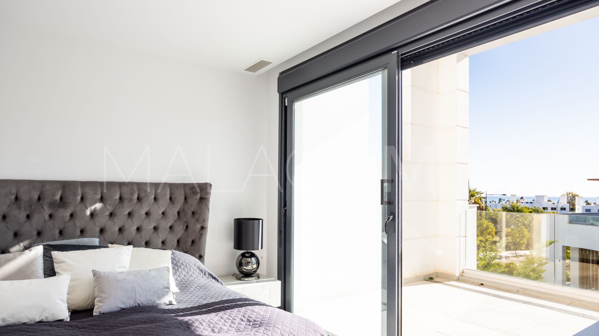 Maison de ville for sale in Estepona