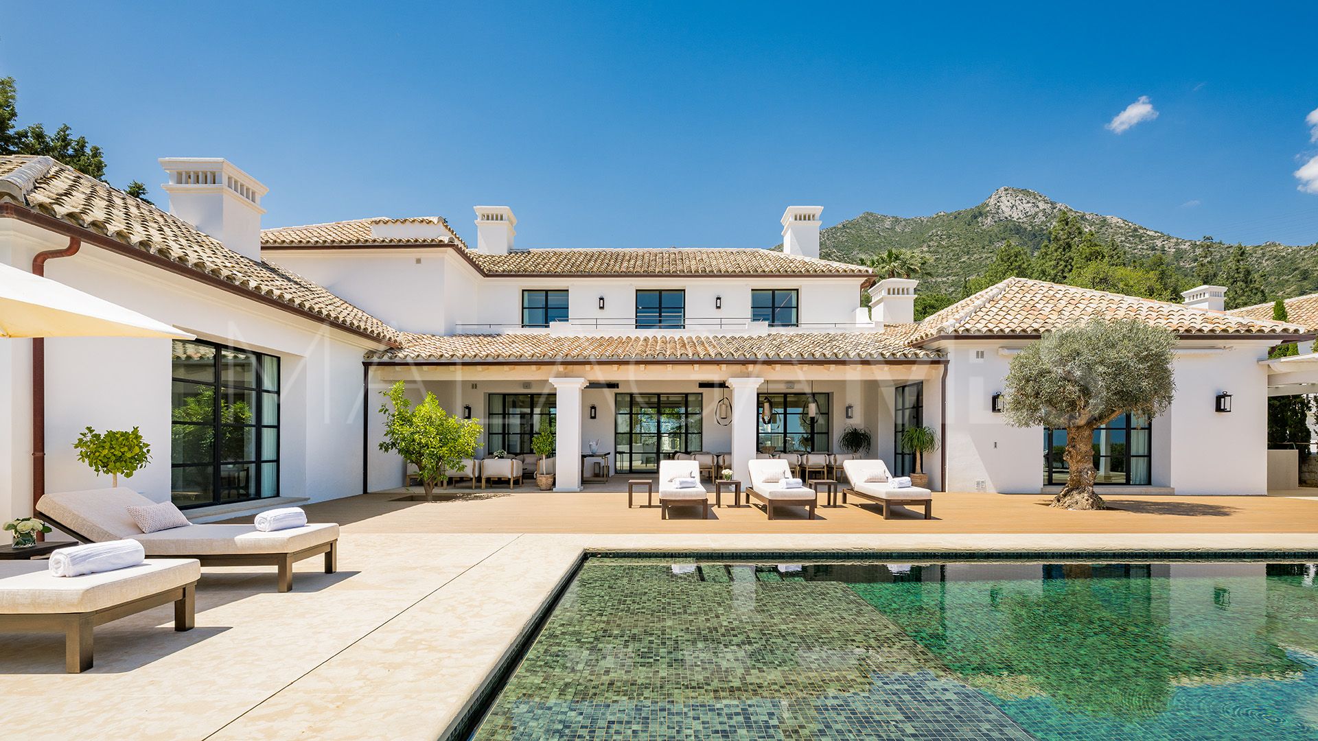 Villa for sale in Cascada de Camojan
