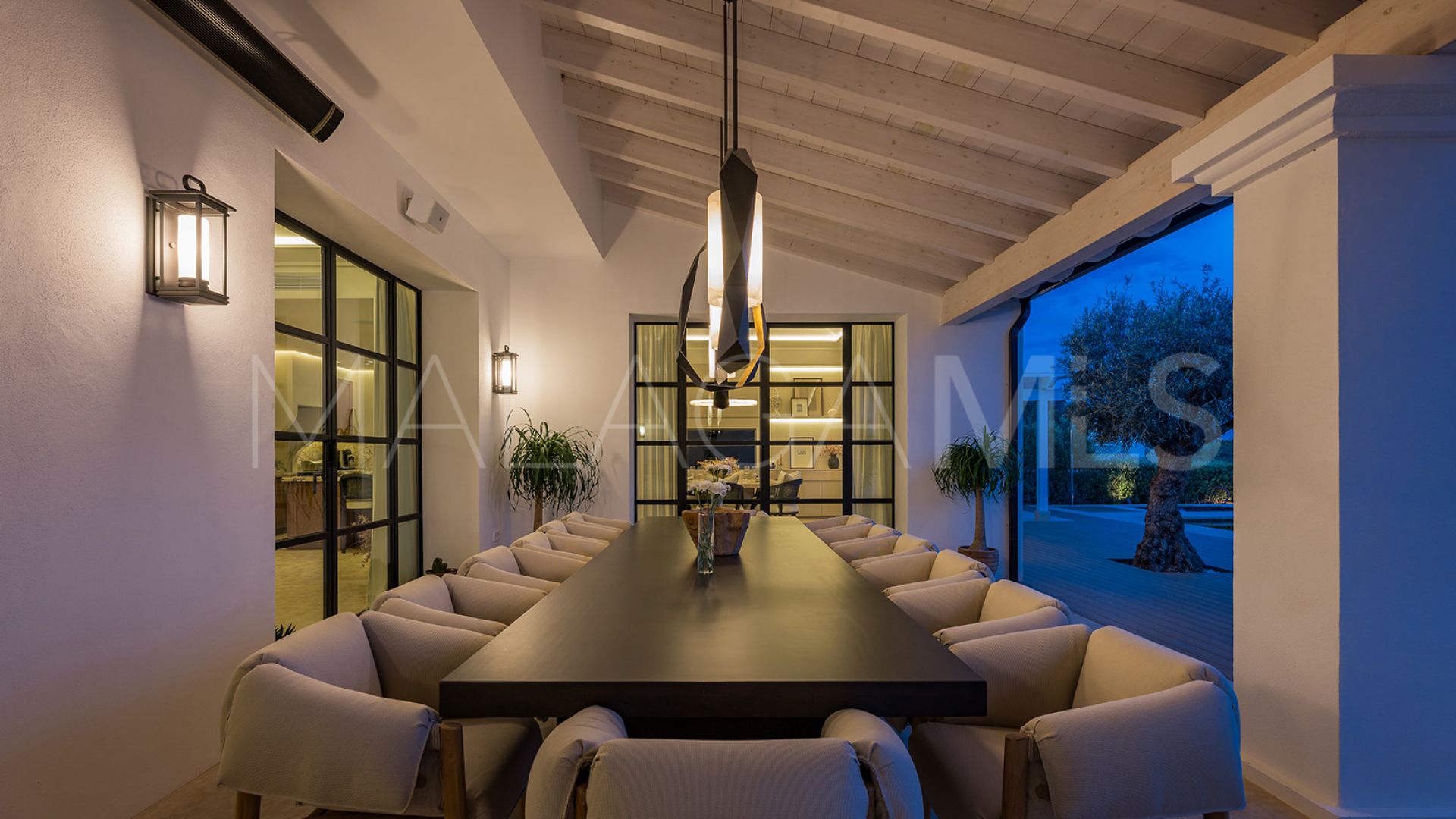 Villa for sale in Cascada de Camojan