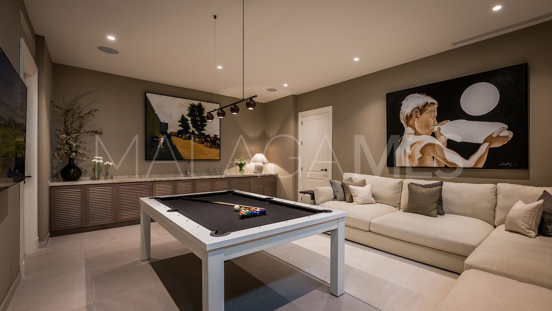Villa for sale in Cascada de Camojan