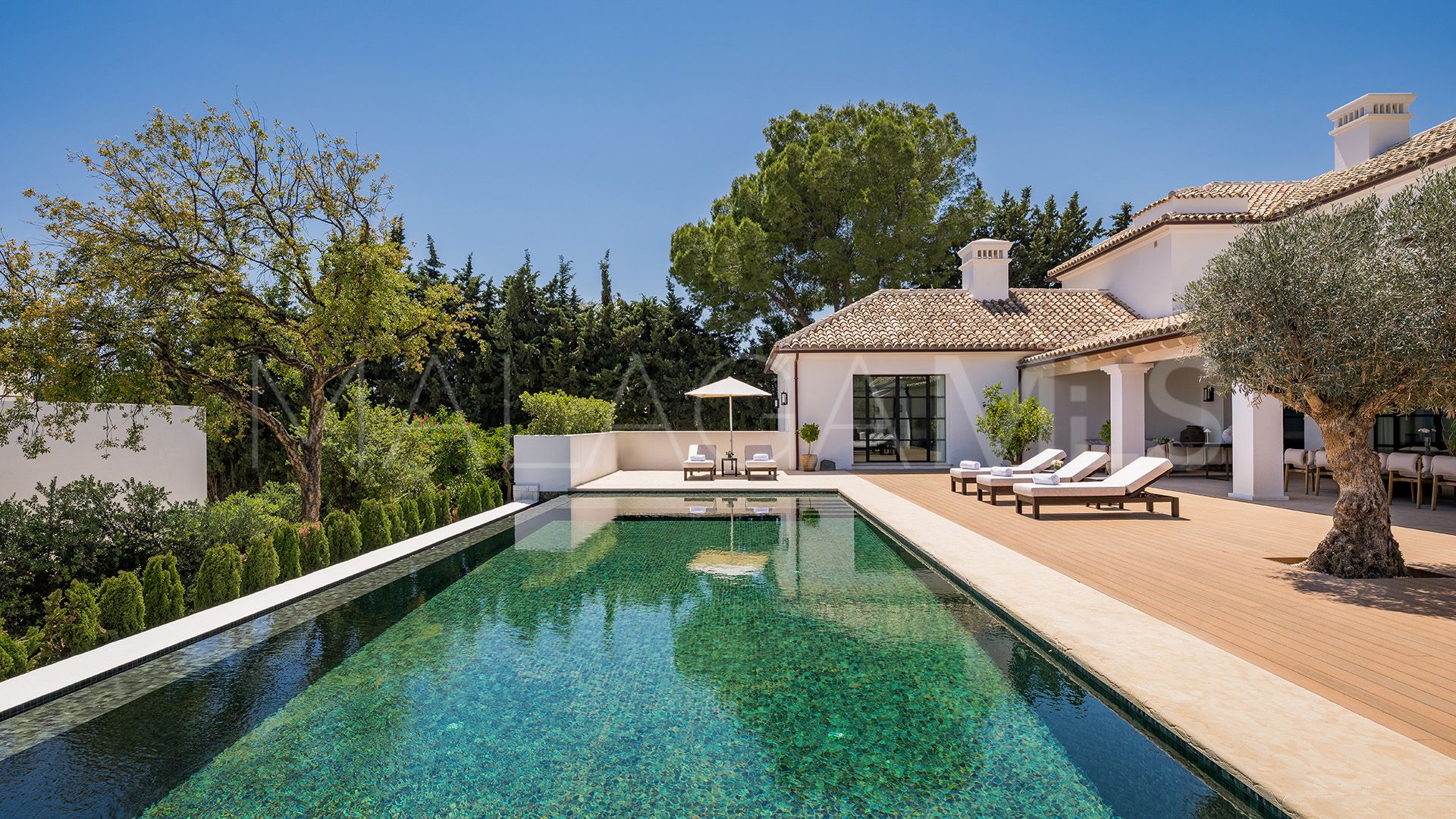 Villa for sale in Cascada de Camojan