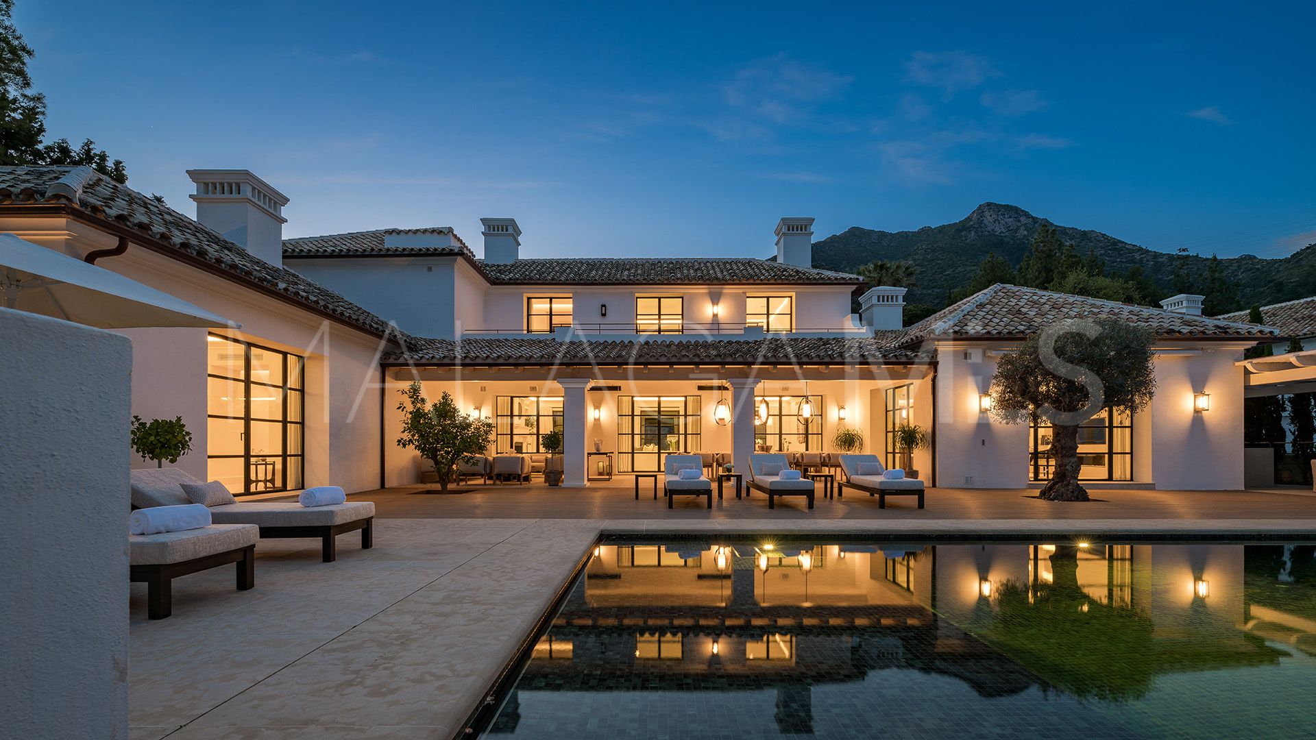 Villa for sale in Cascada de Camojan