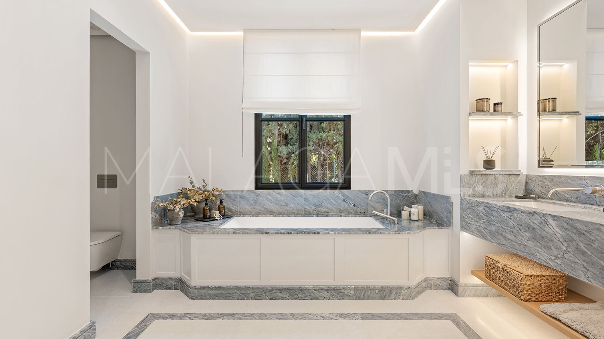 Villa for sale in Cascada de Camojan