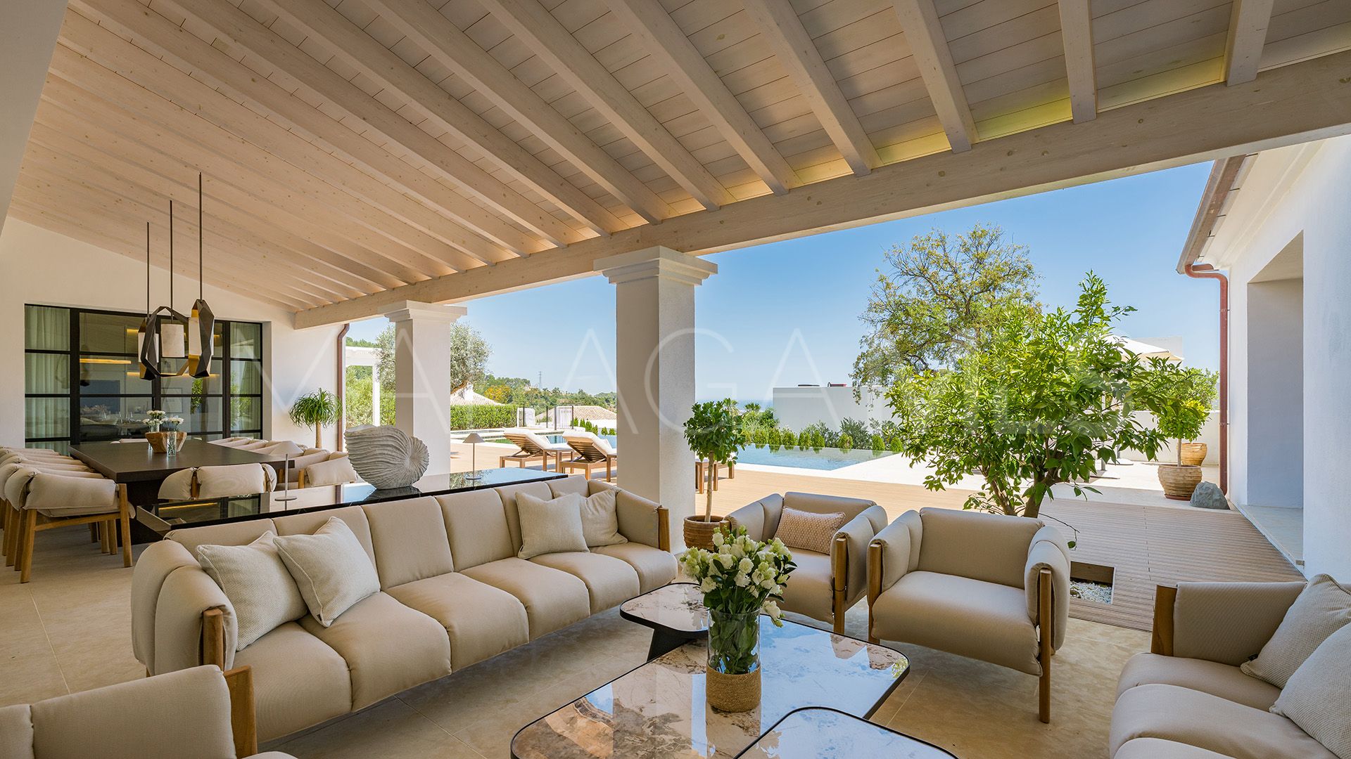 Villa for sale in Cascada de Camojan