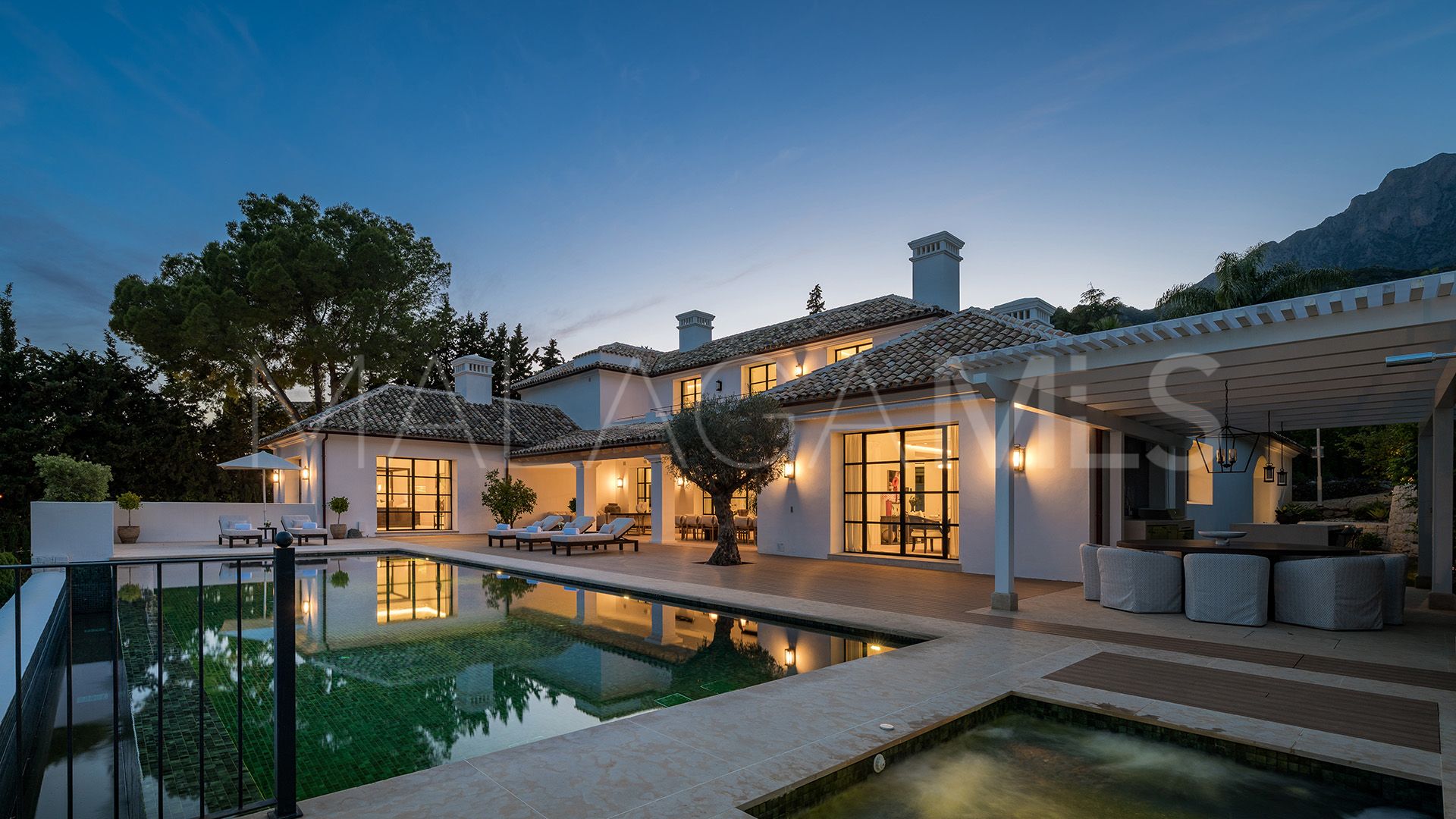 Villa for sale in Cascada de Camojan