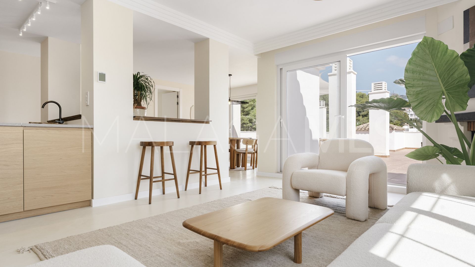Duplex penthouse for sale in Las Lomas de Rio Real