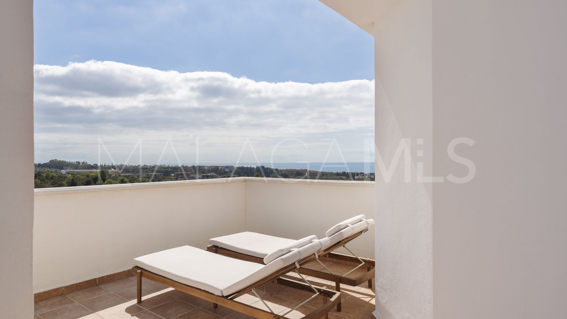 Duplex penthouse for sale in Las Lomas de Rio Real