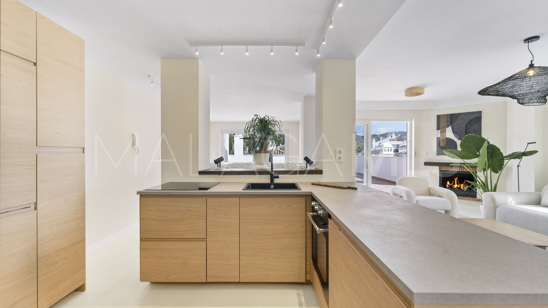 Duplex penthouse for sale in Las Lomas de Rio Real