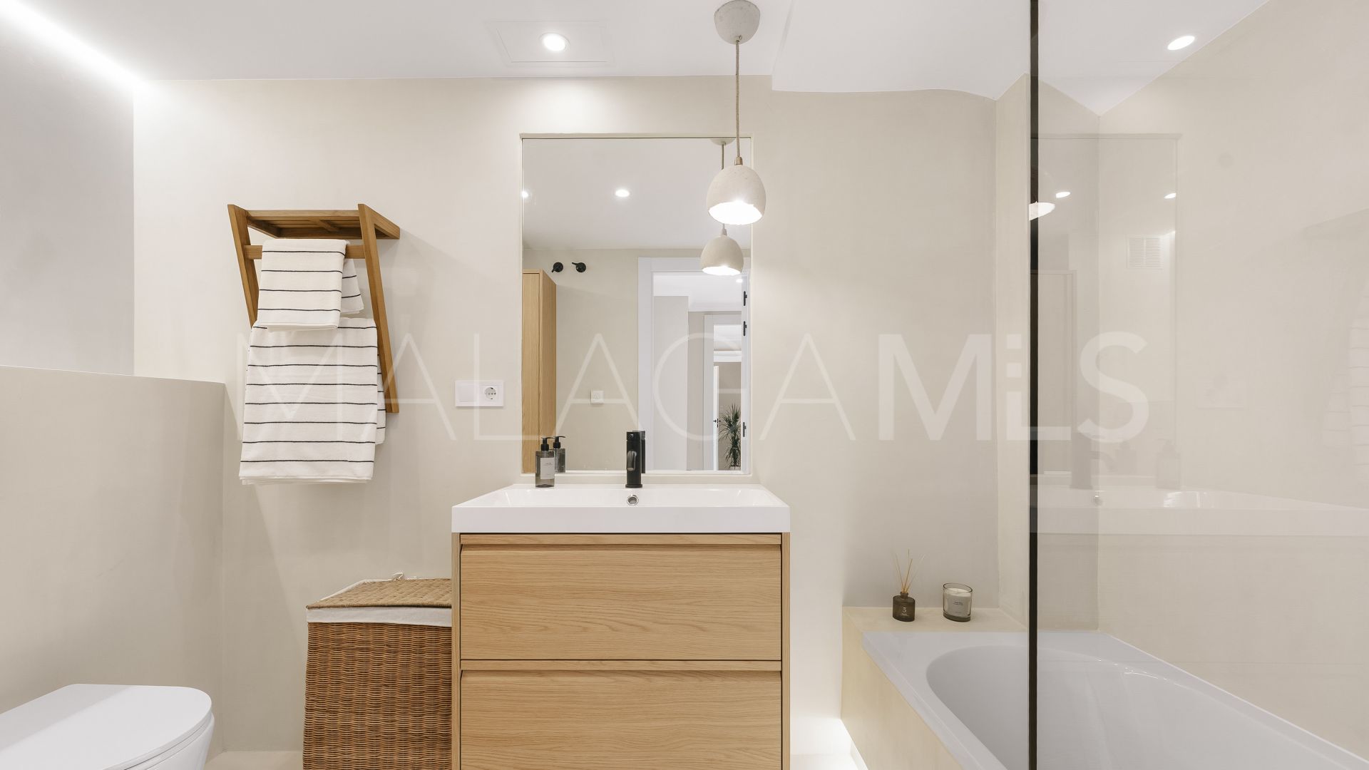 Duplex penthouse for sale in Las Lomas de Rio Real