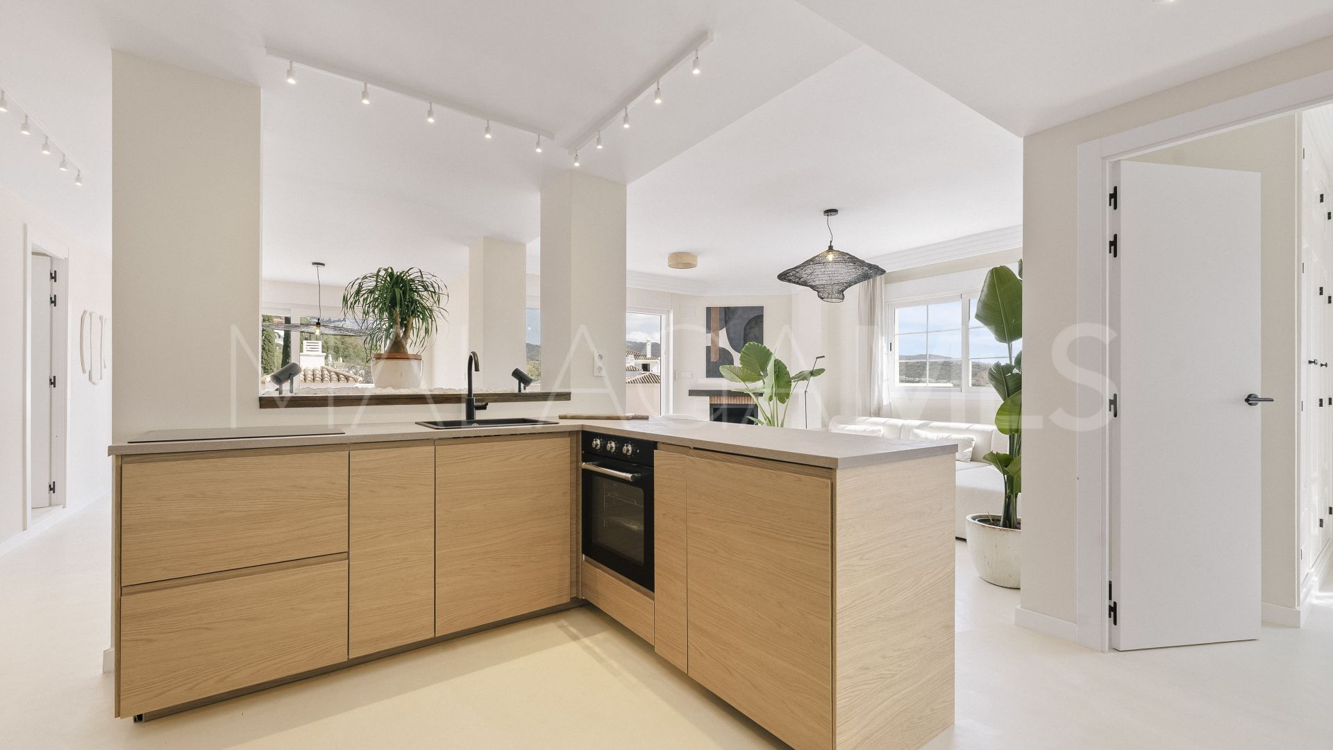 Duplex penthouse for sale in Las Lomas de Rio Real