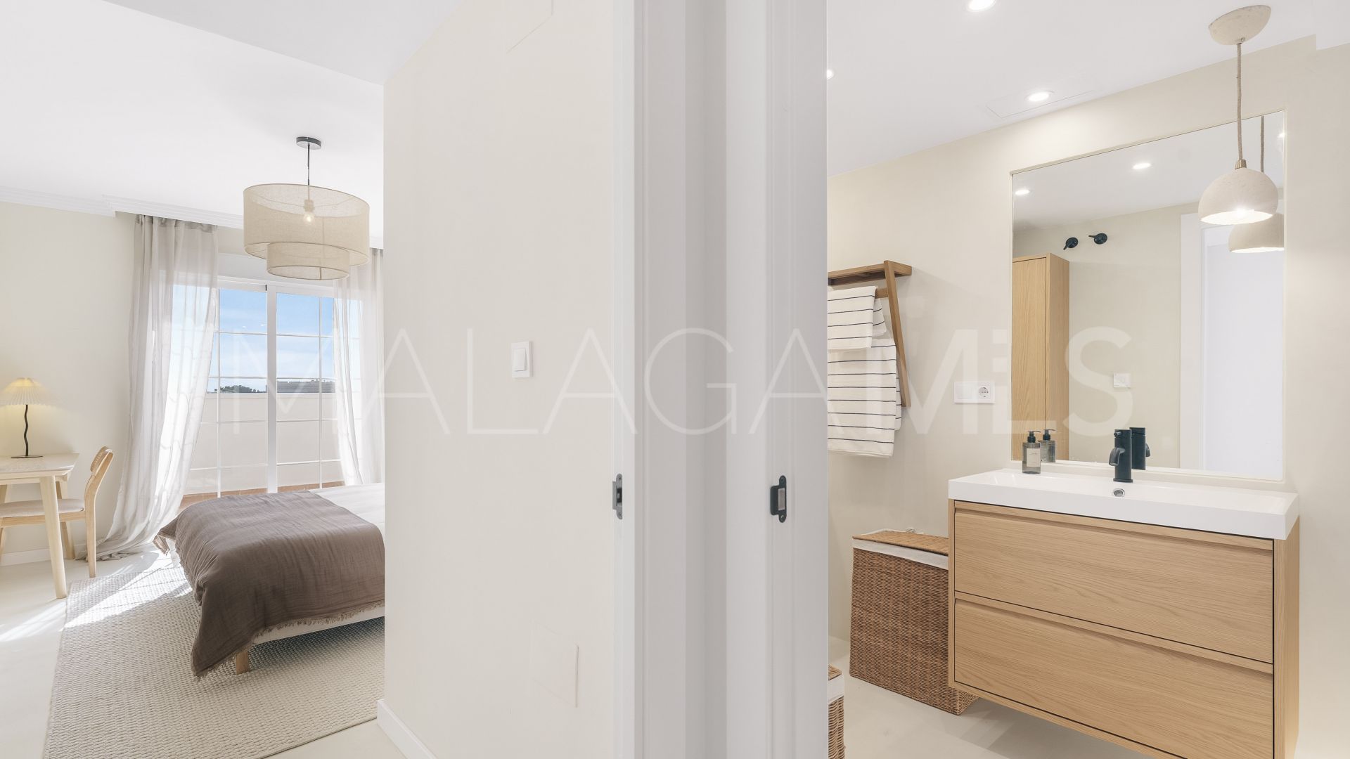 Duplex penthouse for sale in Las Lomas de Rio Real
