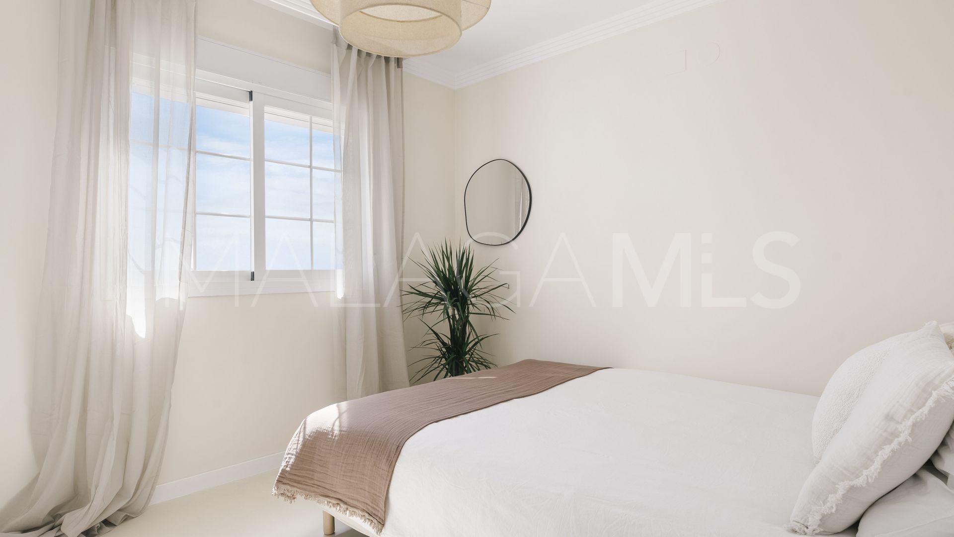 Duplex penthouse for sale in Las Lomas de Rio Real