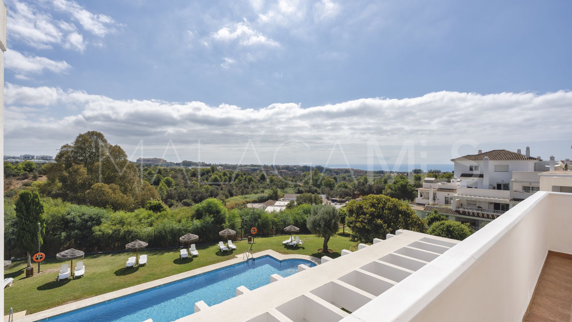 Duplex penthouse for sale in Las Lomas de Rio Real