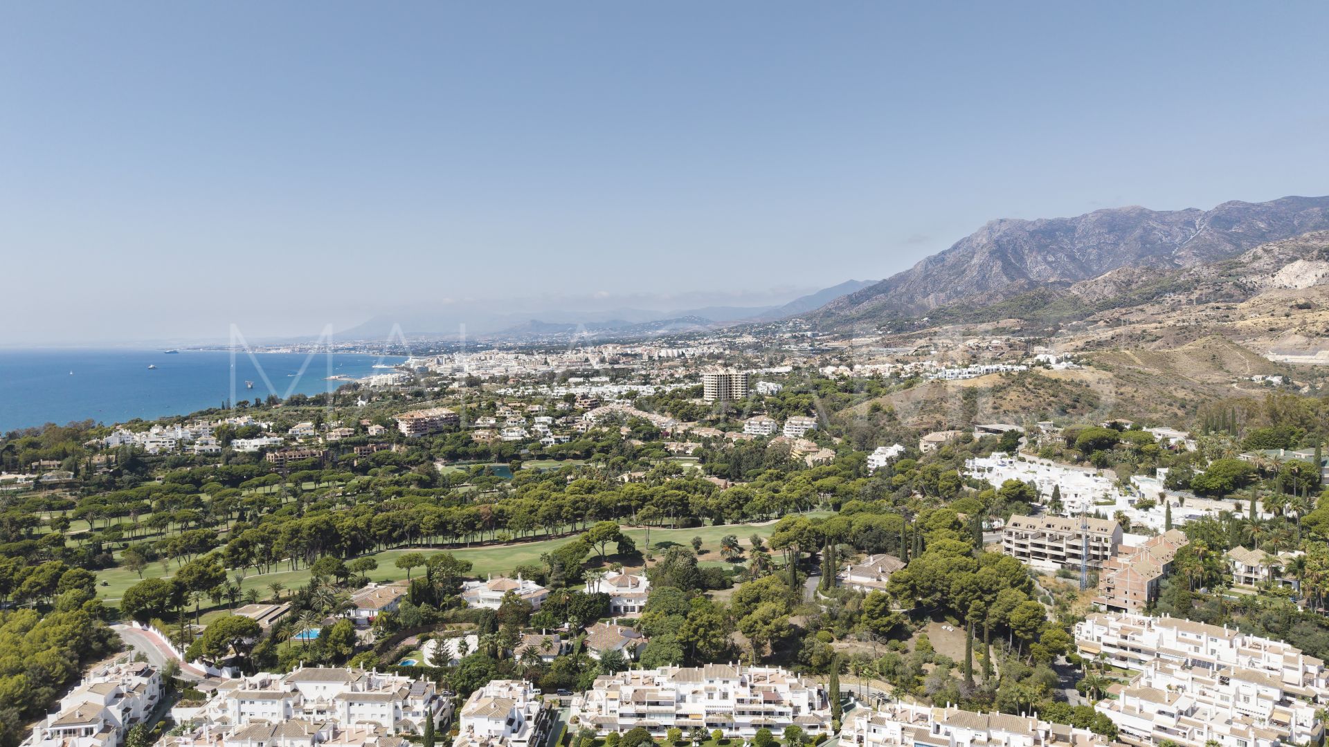 Duplex penthouse for sale in Las Lomas de Rio Real