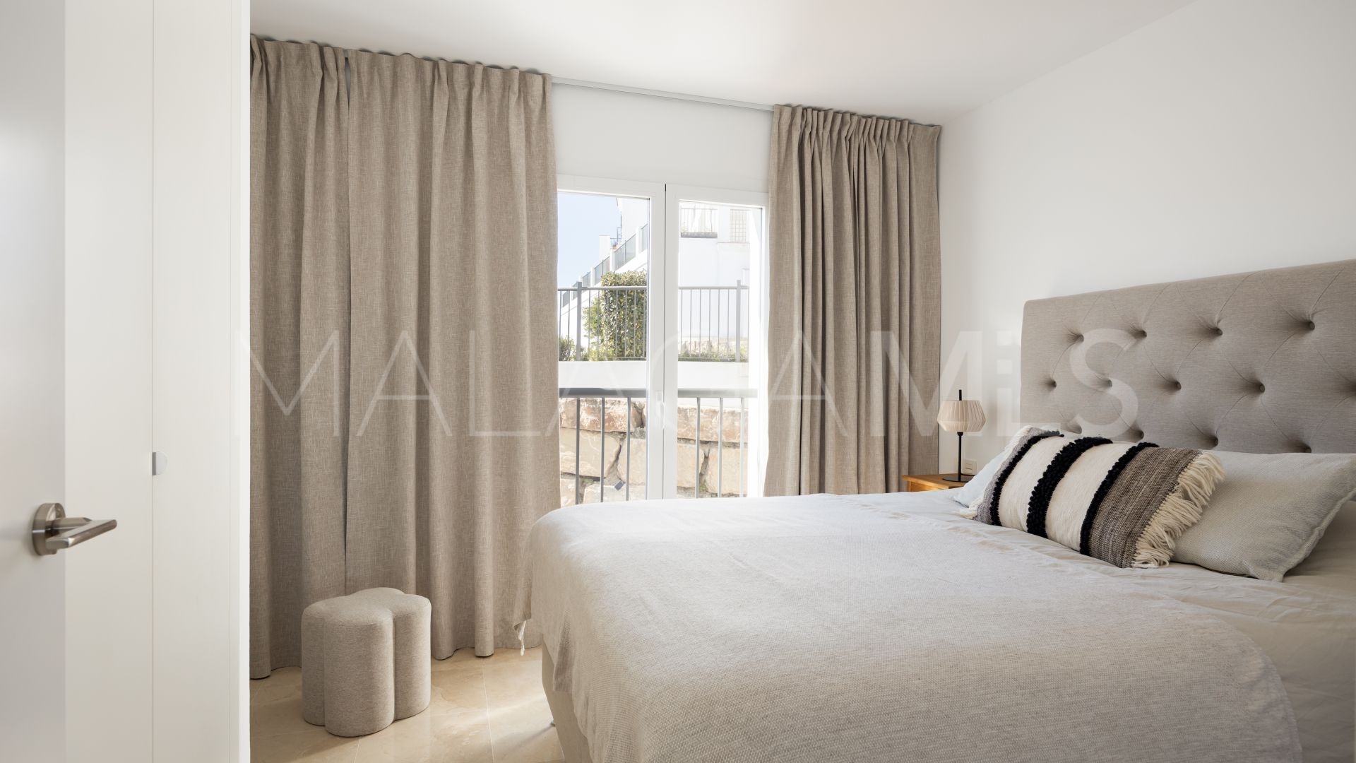 Ático for sale in El Paraiso with 3 bedrooms