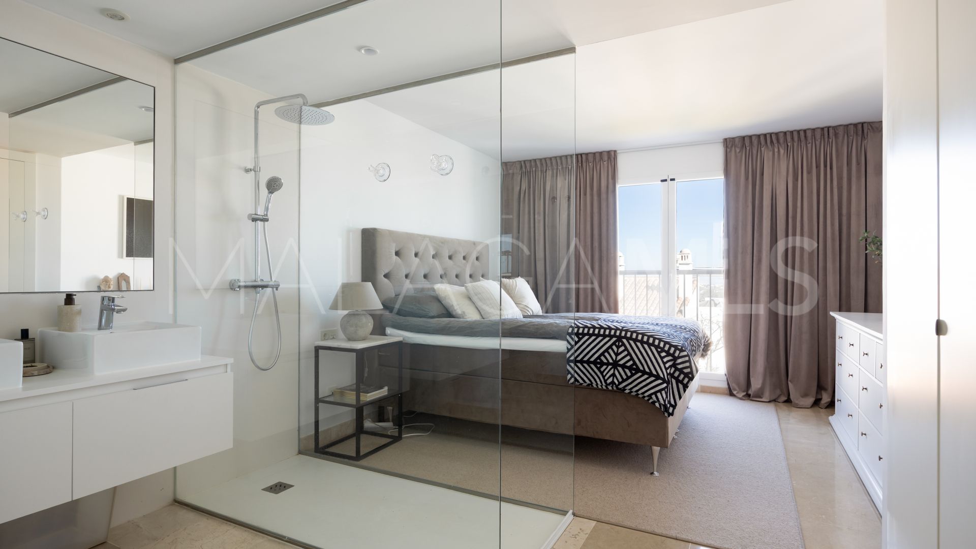 Ático for sale in El Paraiso with 3 bedrooms