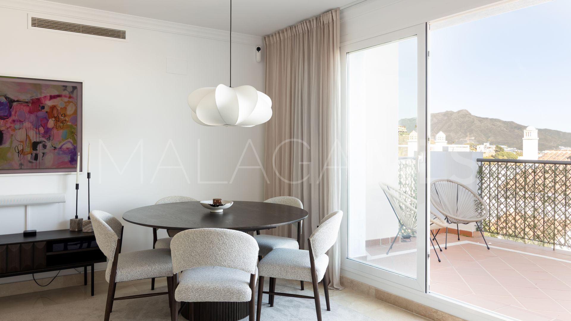 Ático for sale in El Paraiso with 3 bedrooms