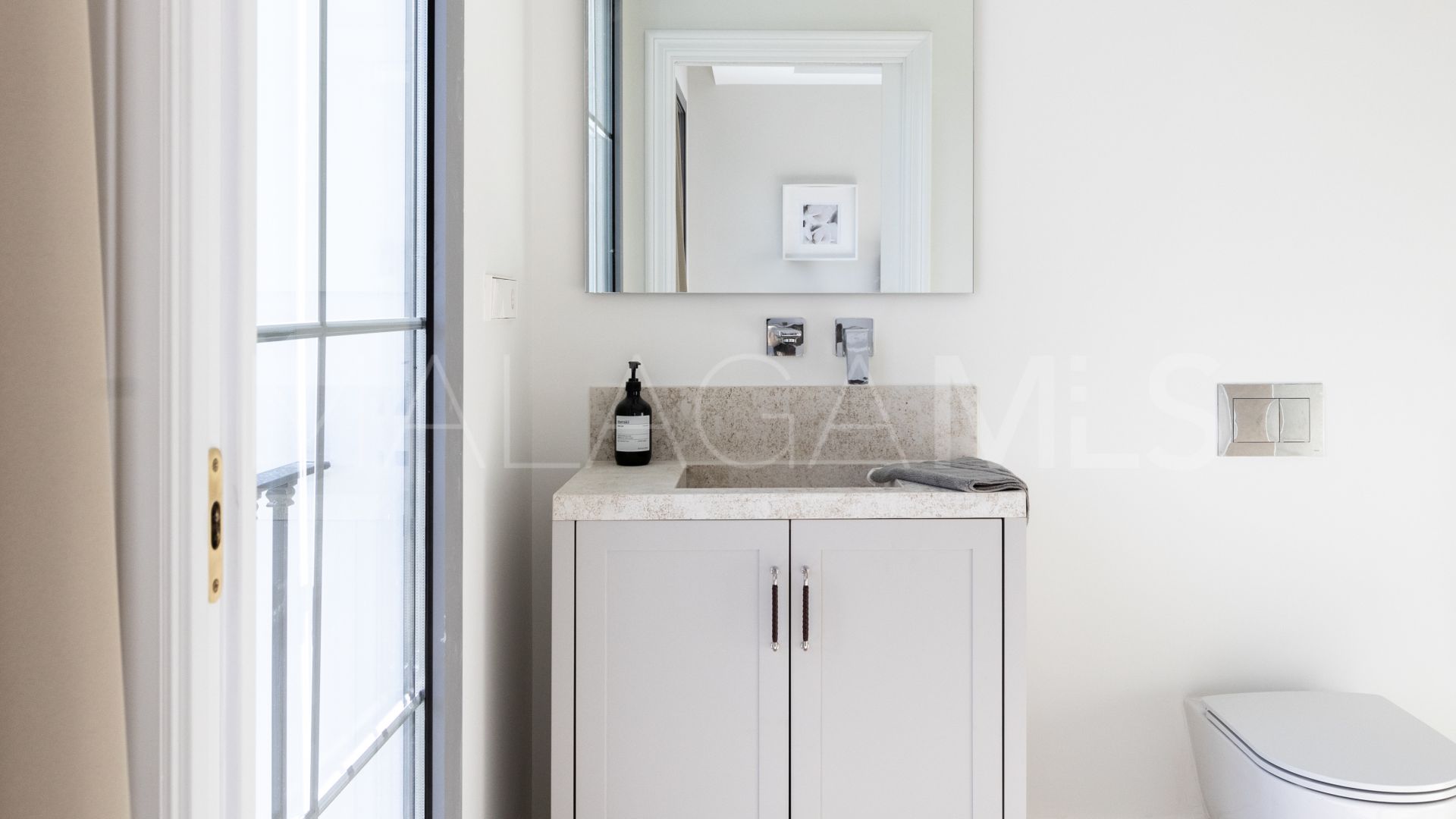 Villa for sale in Los Arqueros with 4 bedrooms