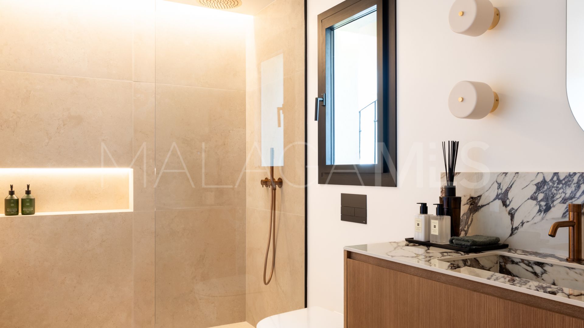 El Herrojo, adosado for sale with 4 bedrooms