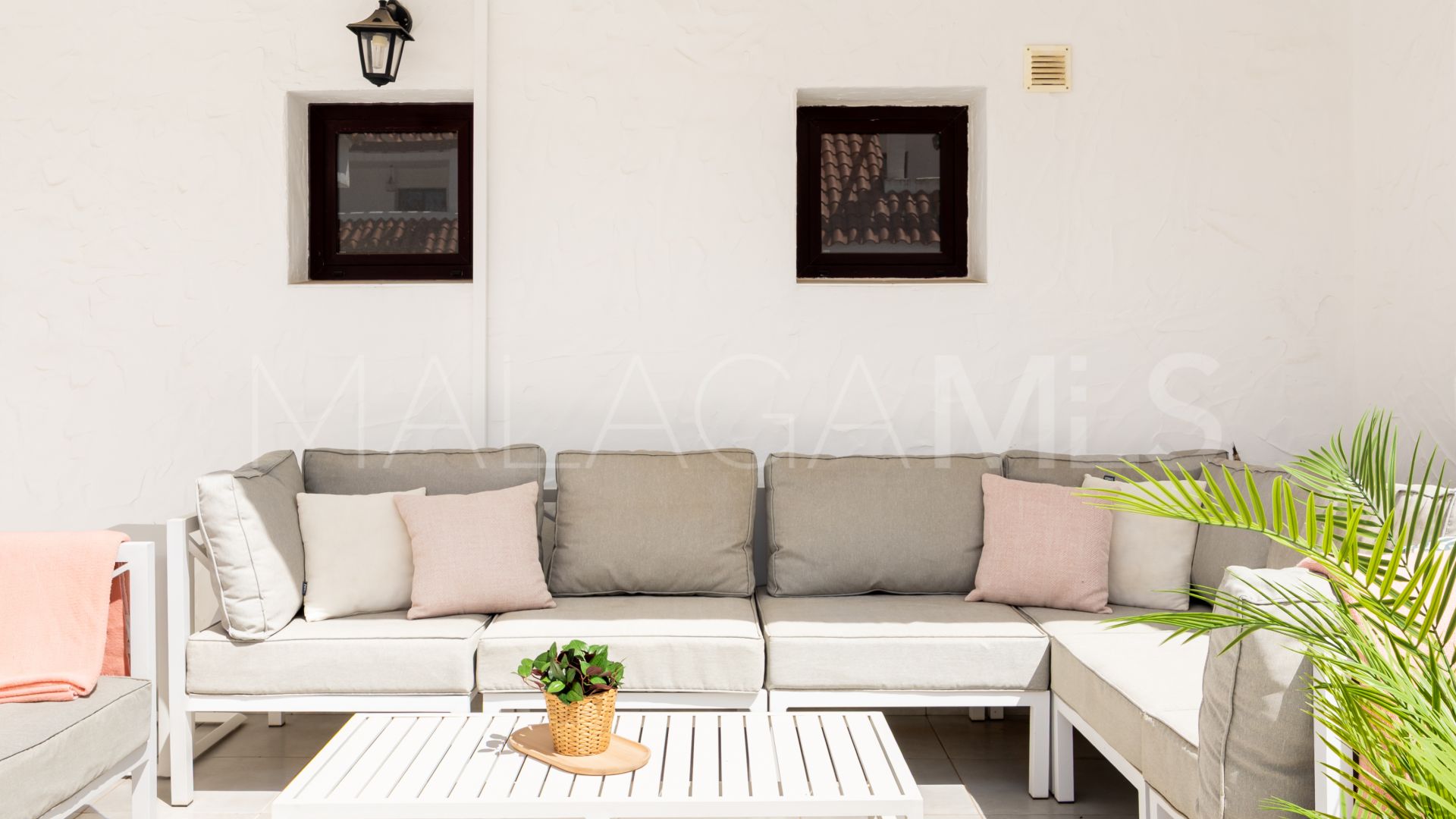 Duplex penthouse for sale in La Maestranza