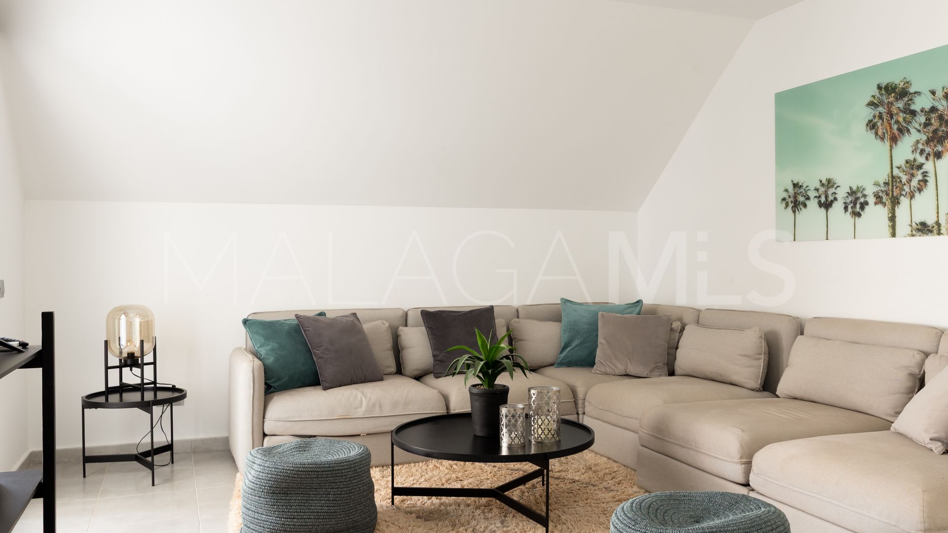 Duplex penthouse for sale in La Maestranza