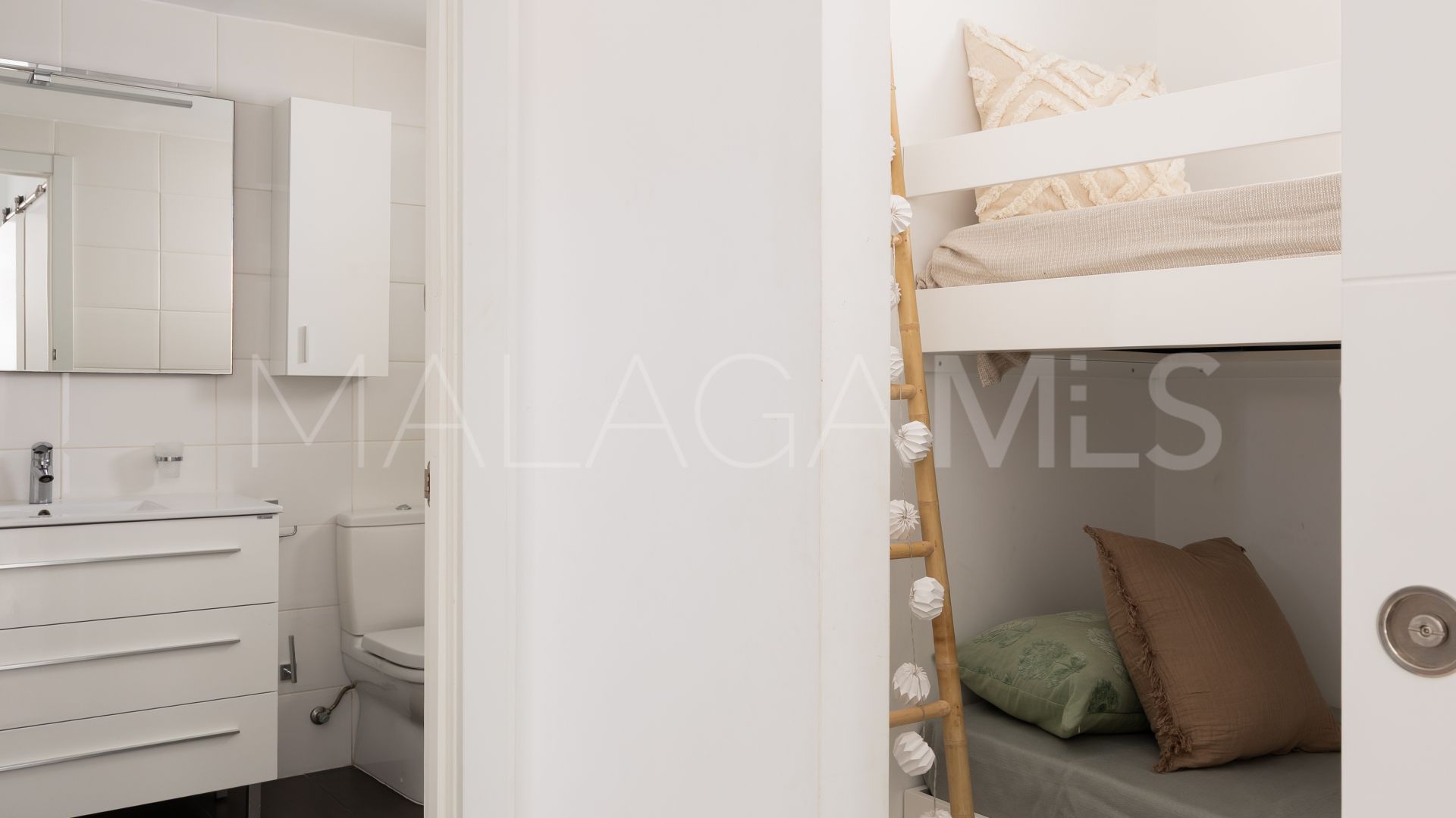 Duplex penthouse for sale in La Maestranza