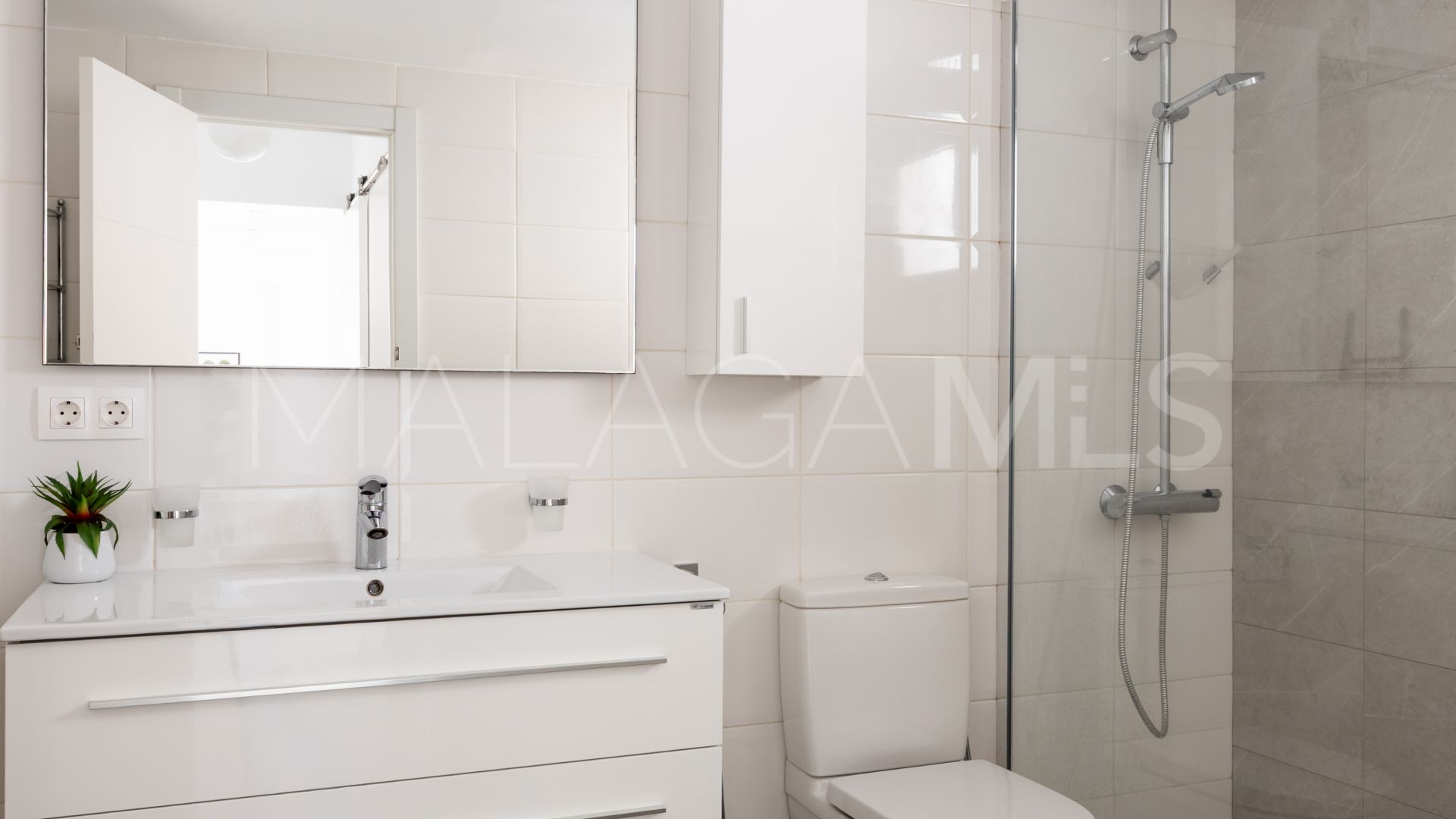 Duplex penthouse for sale in La Maestranza