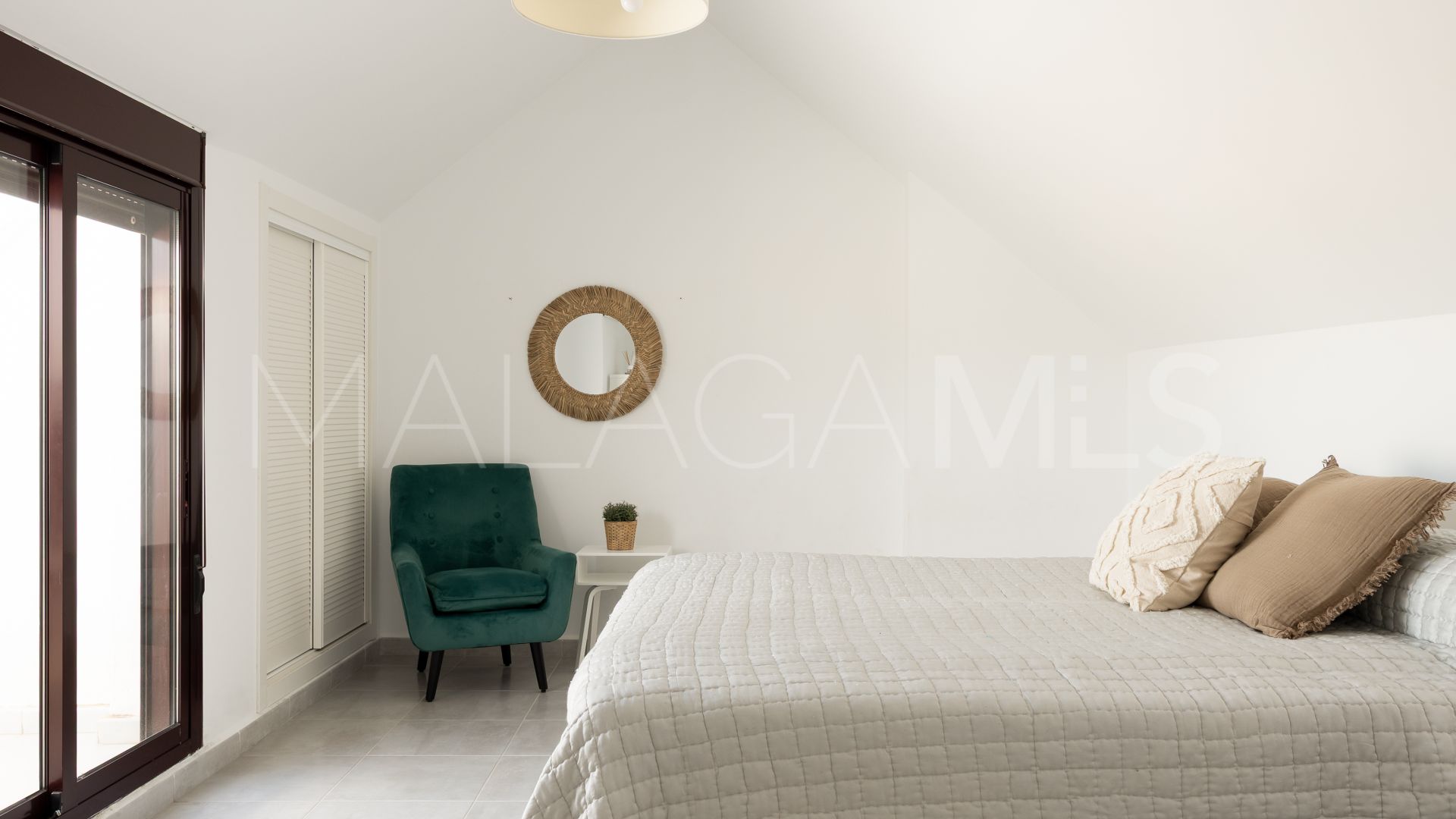 Duplex penthouse for sale in La Maestranza