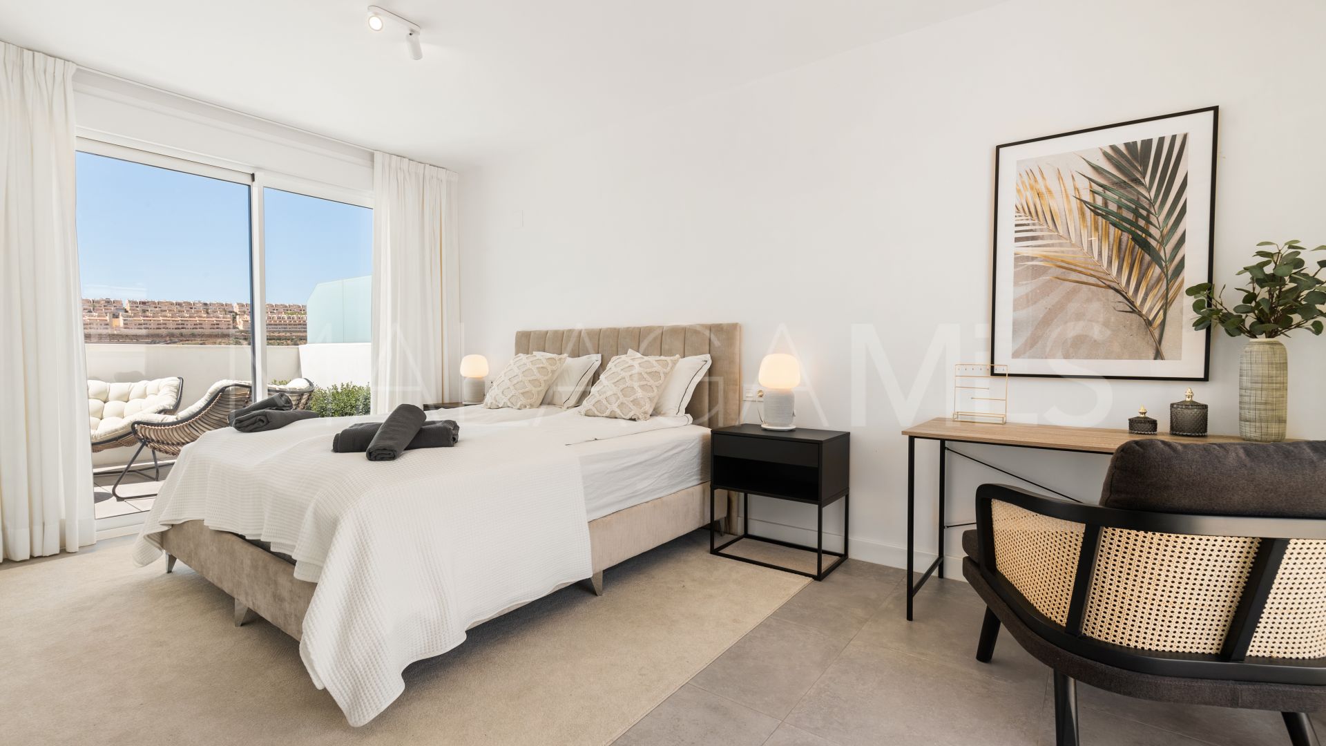 For sale apartment with 4 bedrooms in Cala de Mijas