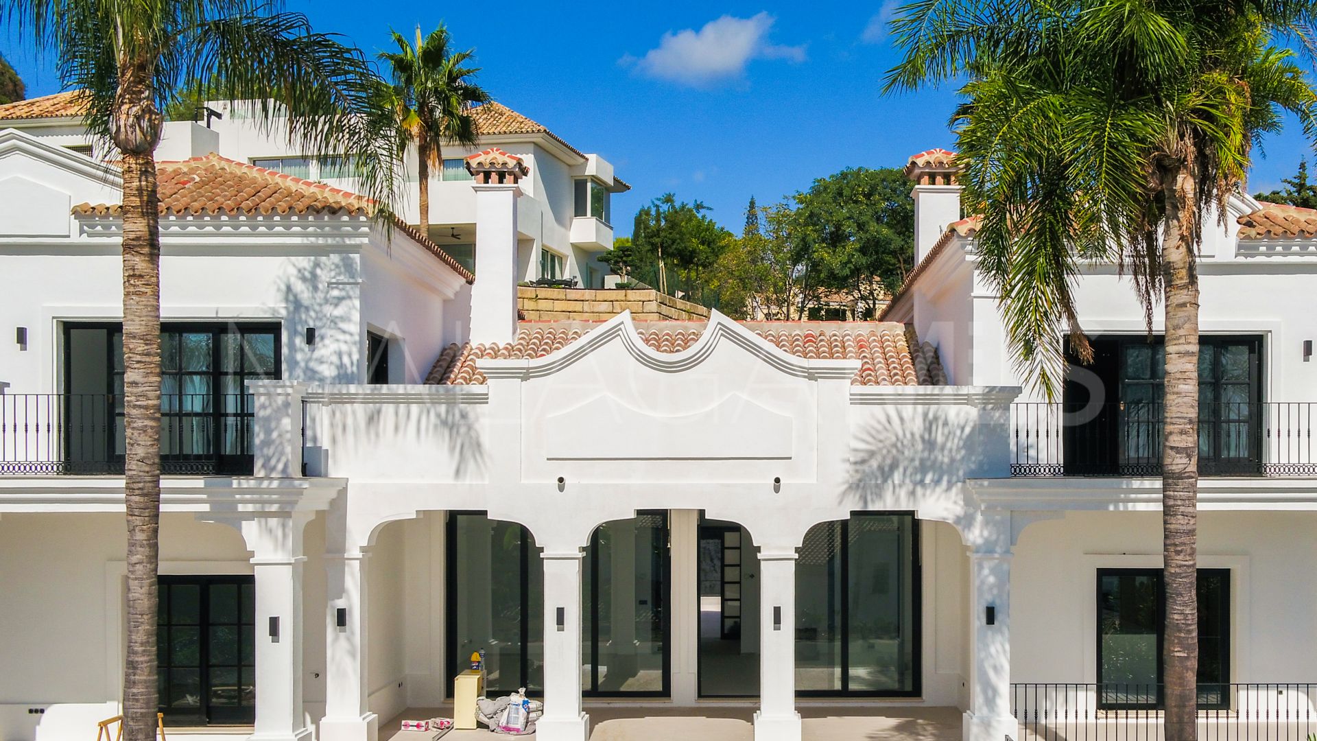 For sale villa in El Paraiso with 6 bedrooms
