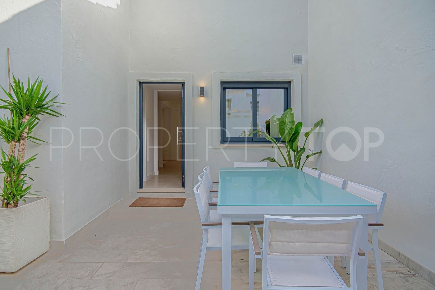 Town house for sale in El Paraiso