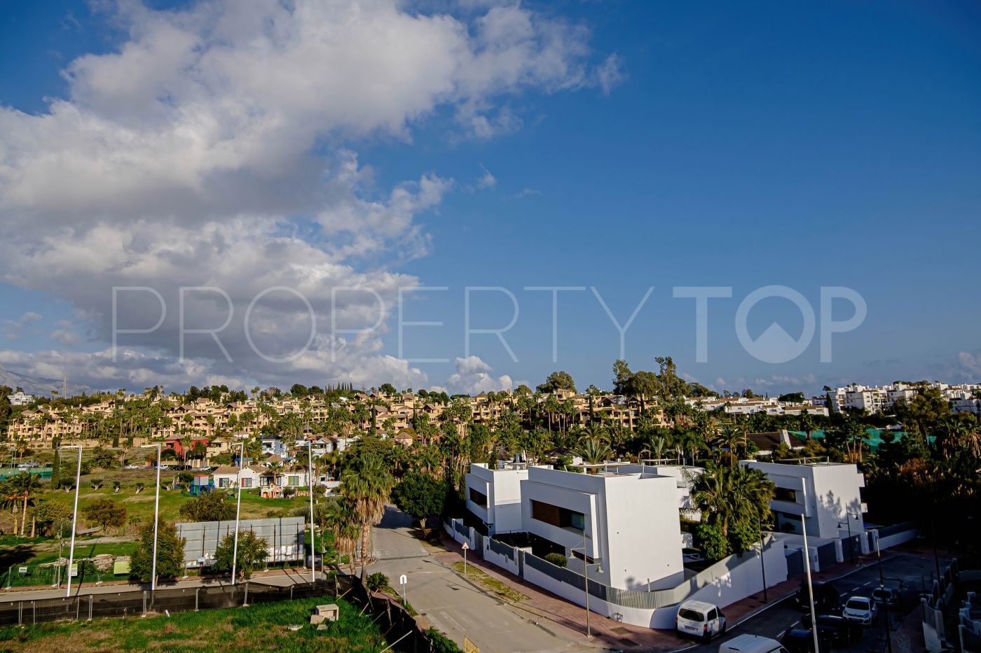 Town house for sale in El Paraiso
