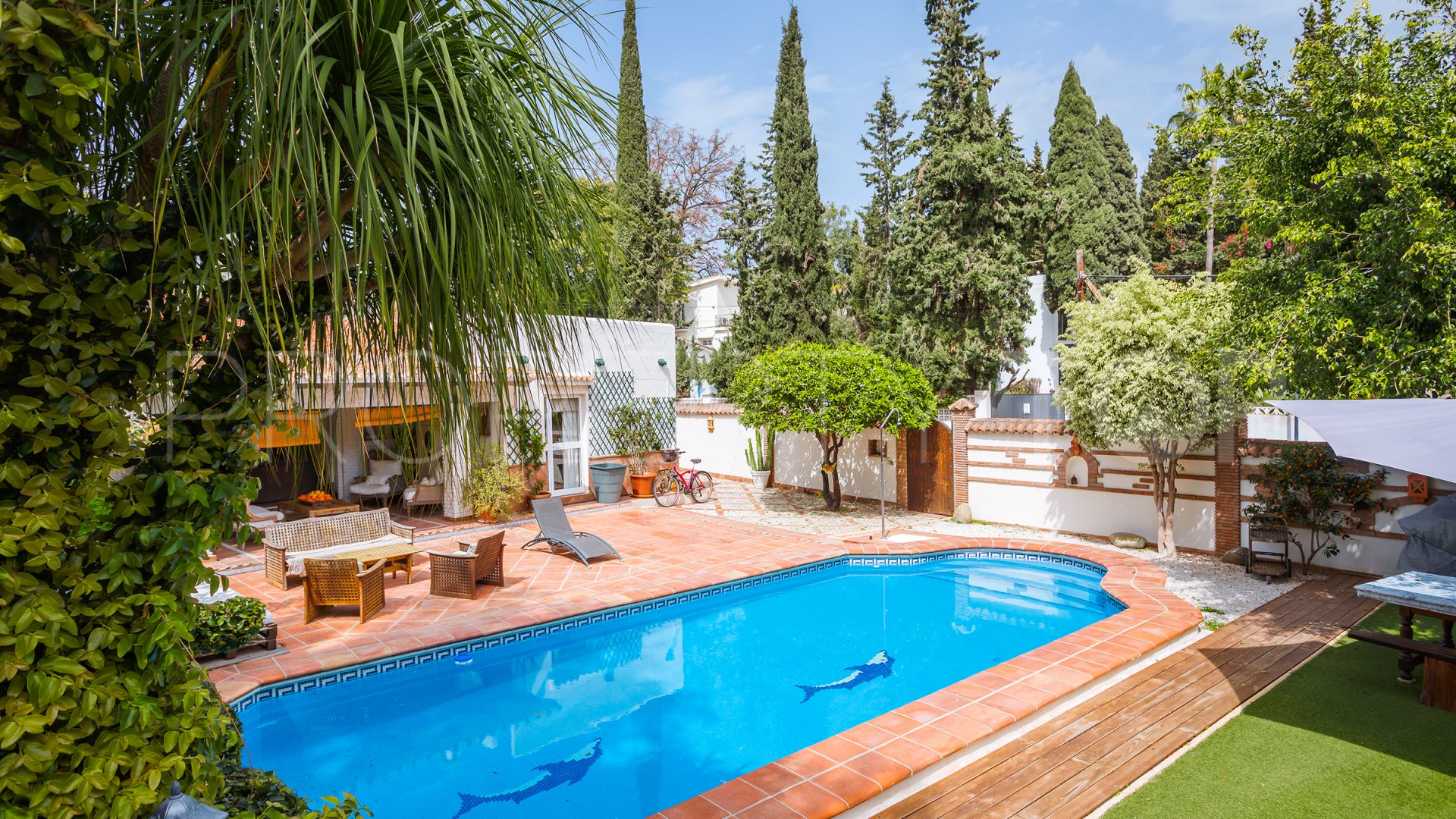 For sale Nueva Andalucia villa with 4 bedrooms
