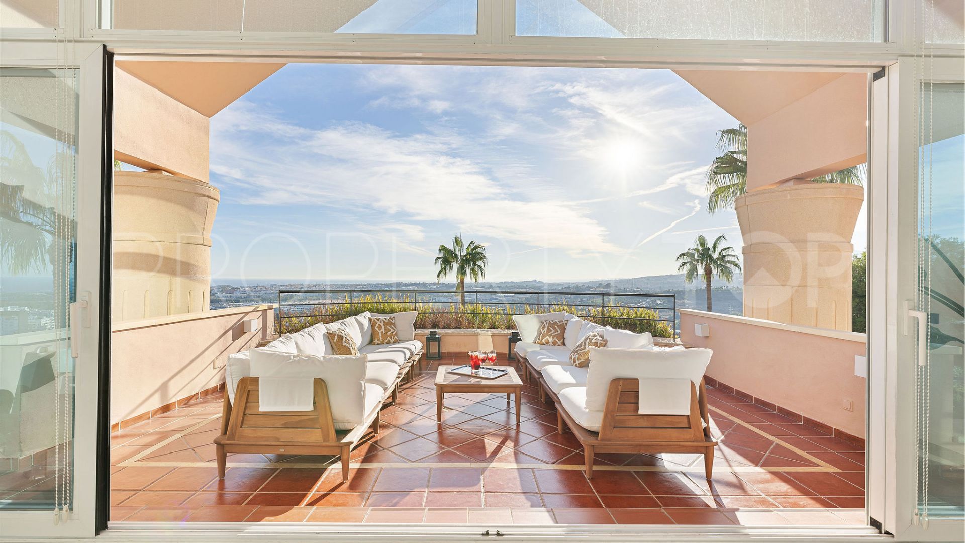 3 bedrooms penthouse for sale in Magna Marbella