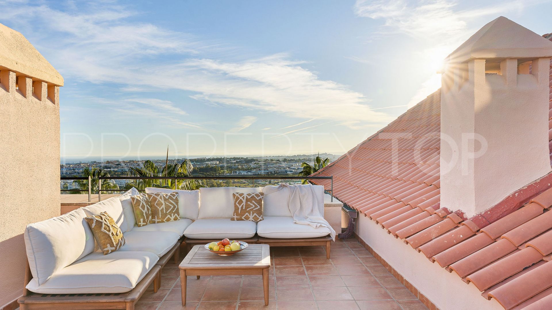 3 bedrooms penthouse for sale in Magna Marbella