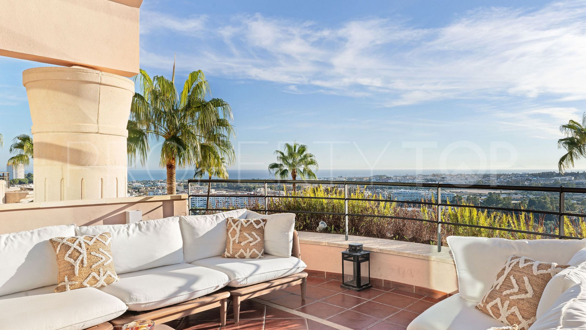 3 bedrooms penthouse for sale in Magna Marbella