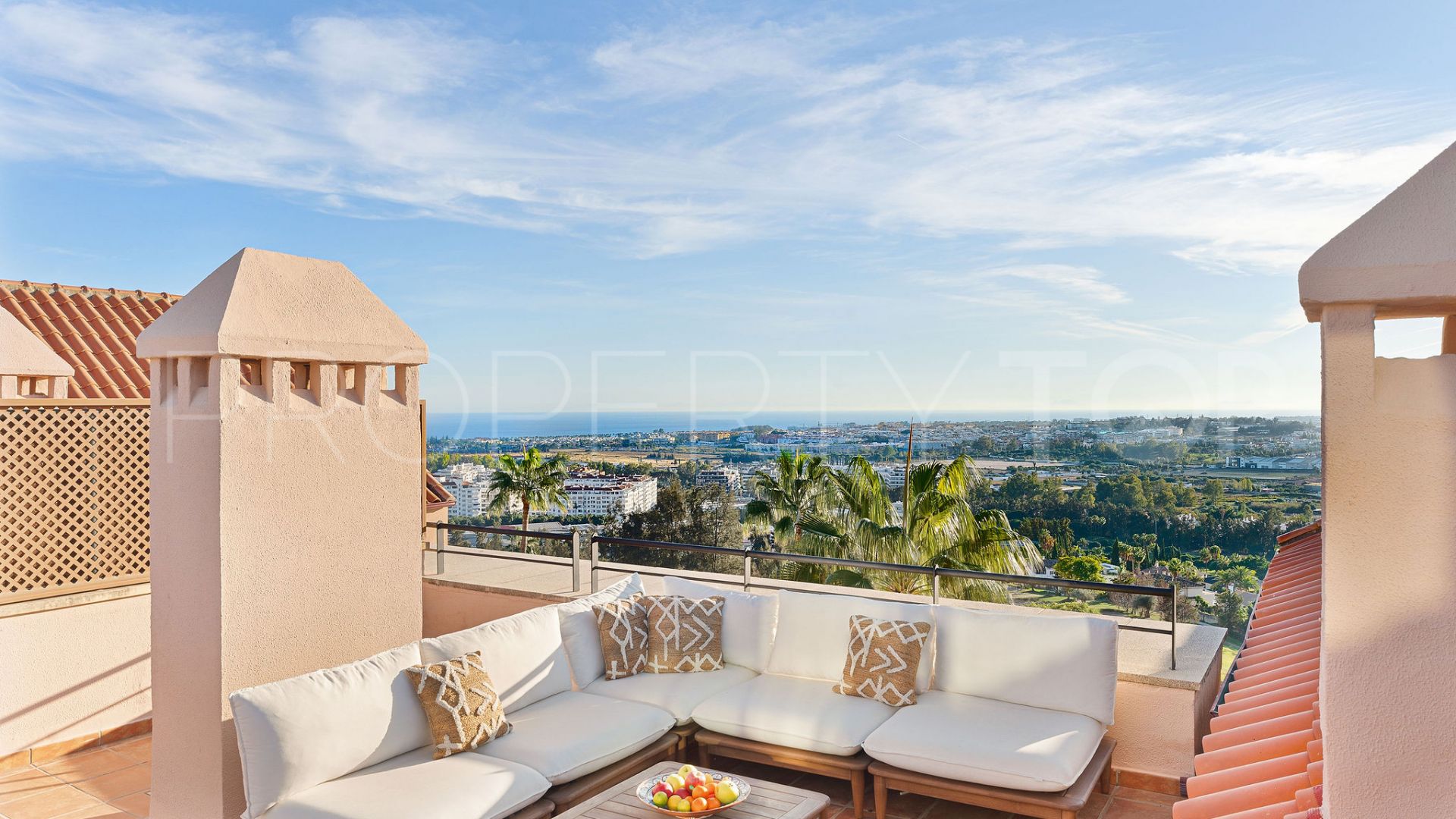 3 bedrooms penthouse for sale in Magna Marbella