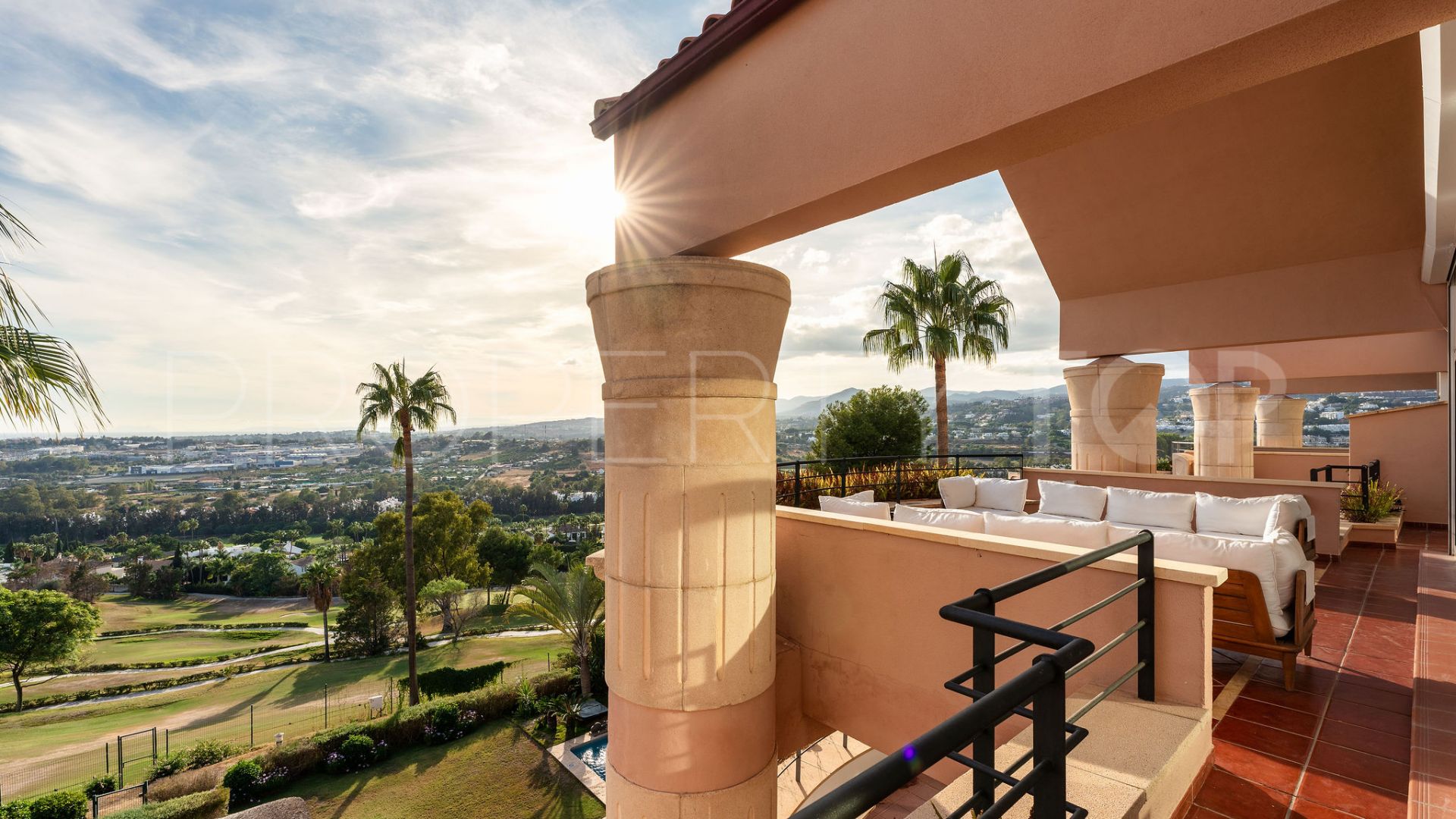 3 bedrooms penthouse for sale in Magna Marbella